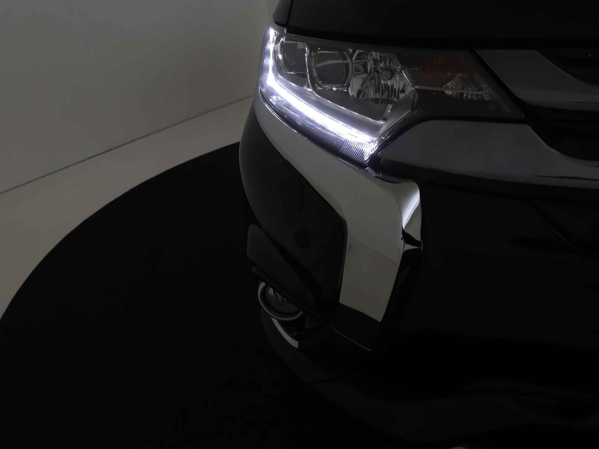 Mitsubishi Outlander 2.0 PHEV instyle YP - 14/45