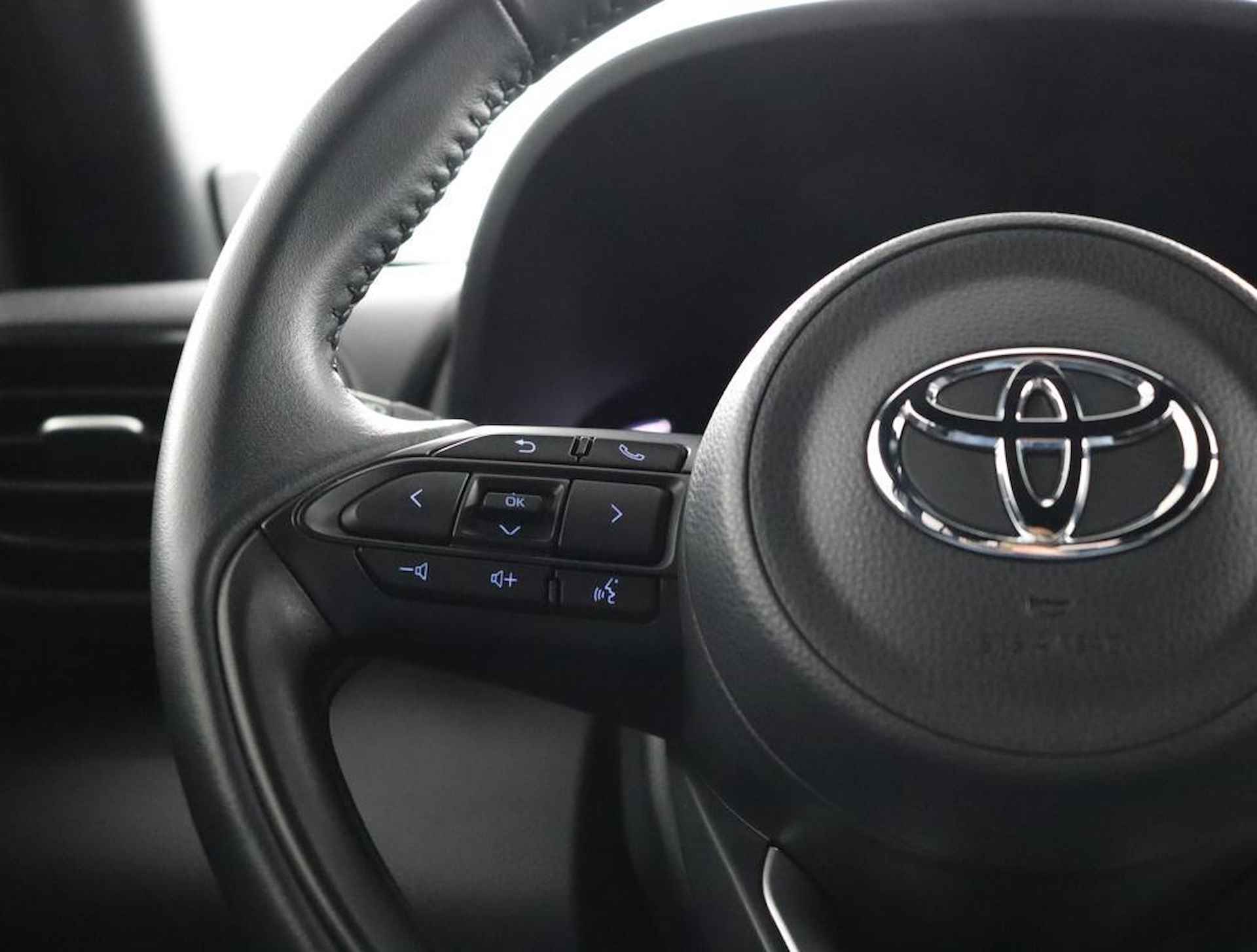 Toyota Yaris Cross 1.5 Hybrid Dynamic | Navigatie | LED verlichting | Cruise control | - 19/48