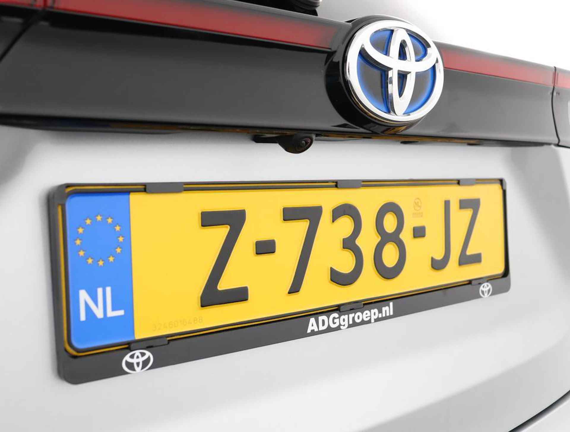 Toyota Yaris Cross 1.5 Hybrid Dynamic | Navigatie | LED verlichting | Cruise control | - 38/48