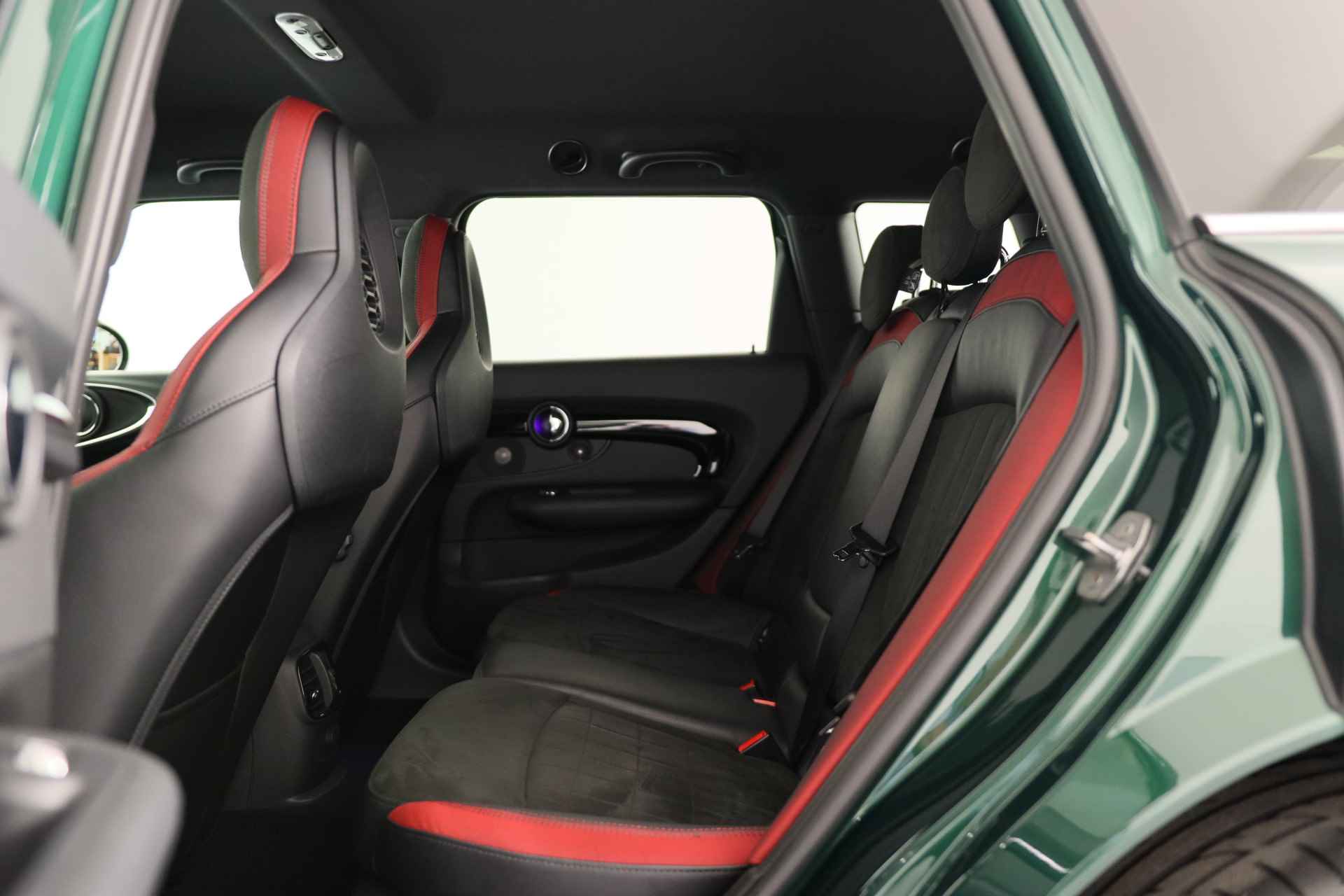 MINI Clubman 2.0 John Cooper Works ALL4 Chili | Dealer Onderhouden! | LED | Harman/Kardon | Sfeer Verlichting | Sportstoelen | HUD | Clima | - 33/54