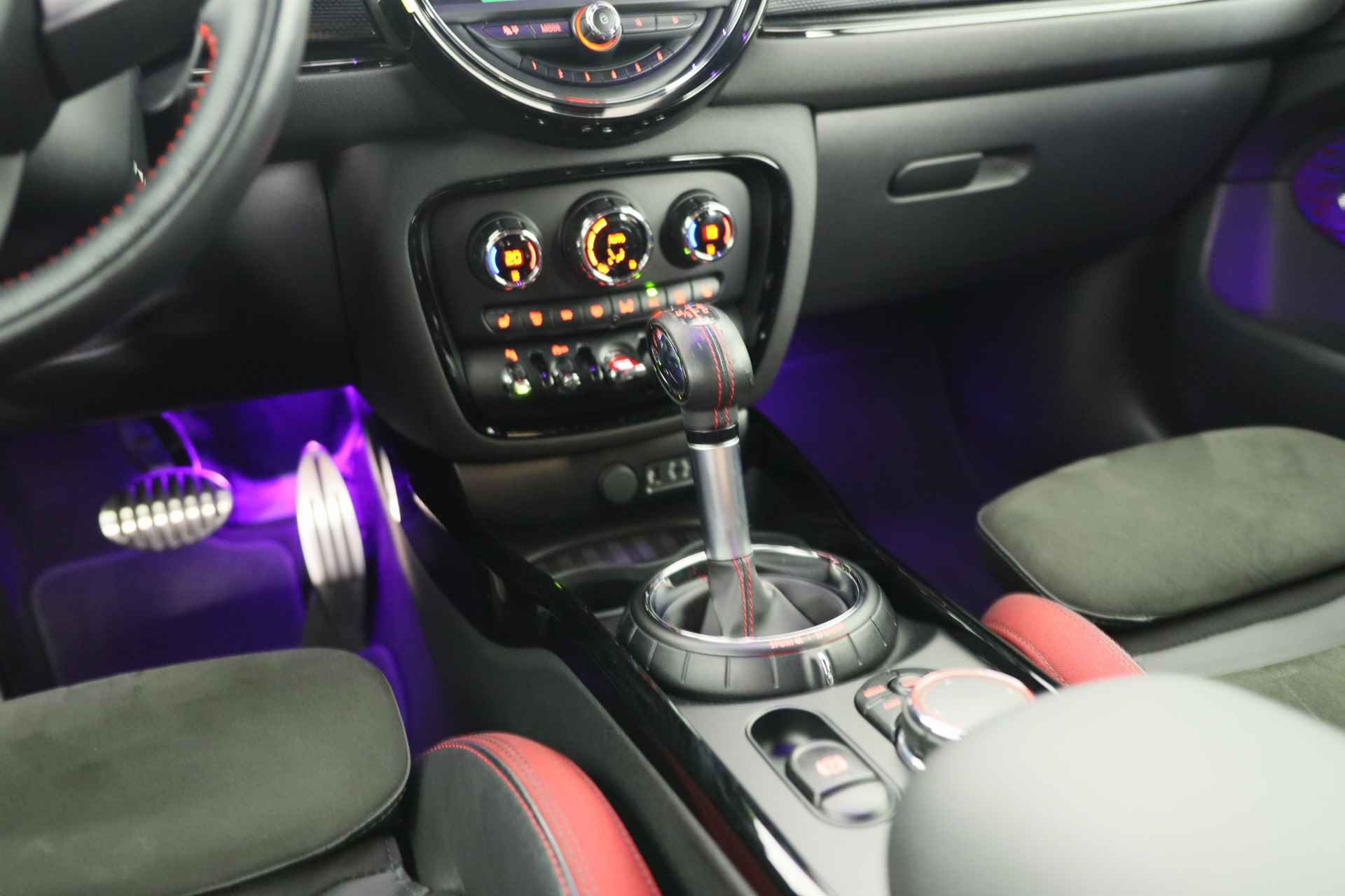 MINI Clubman 2.0 John Cooper Works ALL4 Chili | Dealer Onderhouden! | LED | Harman/Kardon | Sfeer Verlichting | Sportstoelen | HUD | Clima | - 37/54