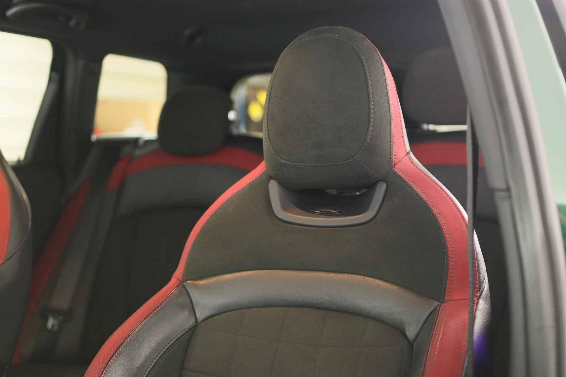 MINI Clubman 2.0 John Cooper Works ALL4 Chili | Dealer Onderhouden! | LED | Harman/Kardon | Sfeer Verlichting | Sportstoelen | HUD | Clima | - 53/54