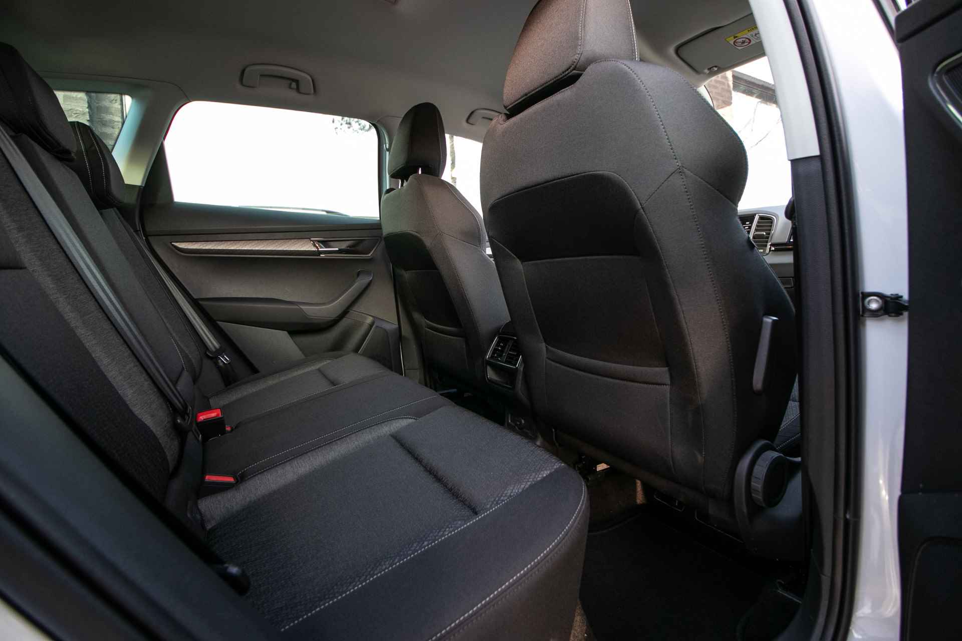 Škoda Karoq 1.5 TSI ACT Business Edition Plus automaat - All-in rijklrprs| Digitaal display | Navi | Cam | Adapt. cruise - 6/45