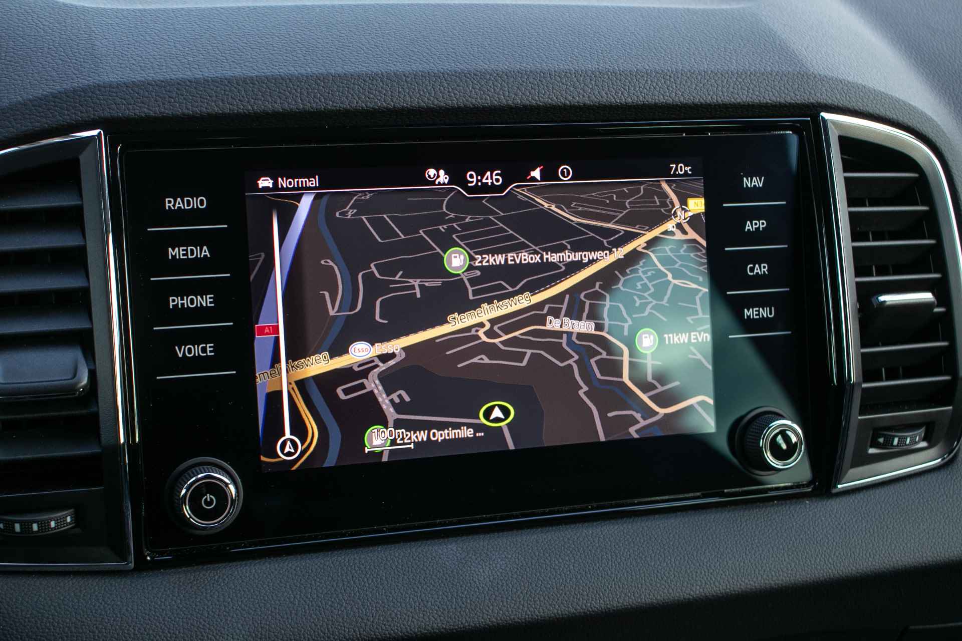 Škoda Karoq 1.5 TSI ACT Business Edition Plus automaat - All-in rijklrprs| Digitaal display | Navi | Cam | Adapt. cruise - 16/45