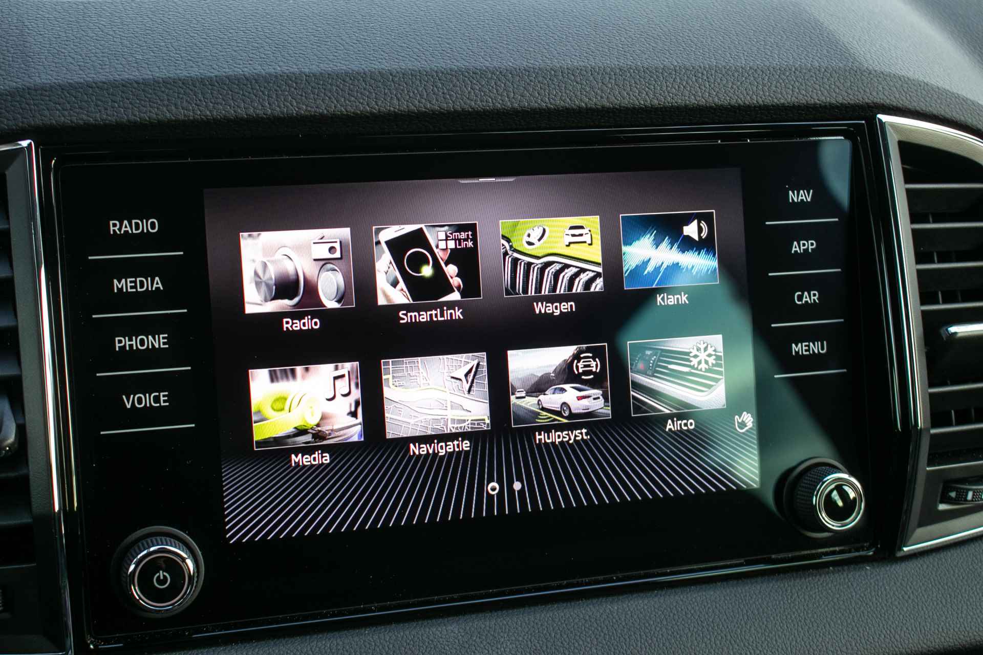 Škoda Karoq 1.5 TSI ACT Business Edition Plus automaat - All-in rijklrprs| Digitaal display | Navi | Cam | Adapt. cruise - 18/45