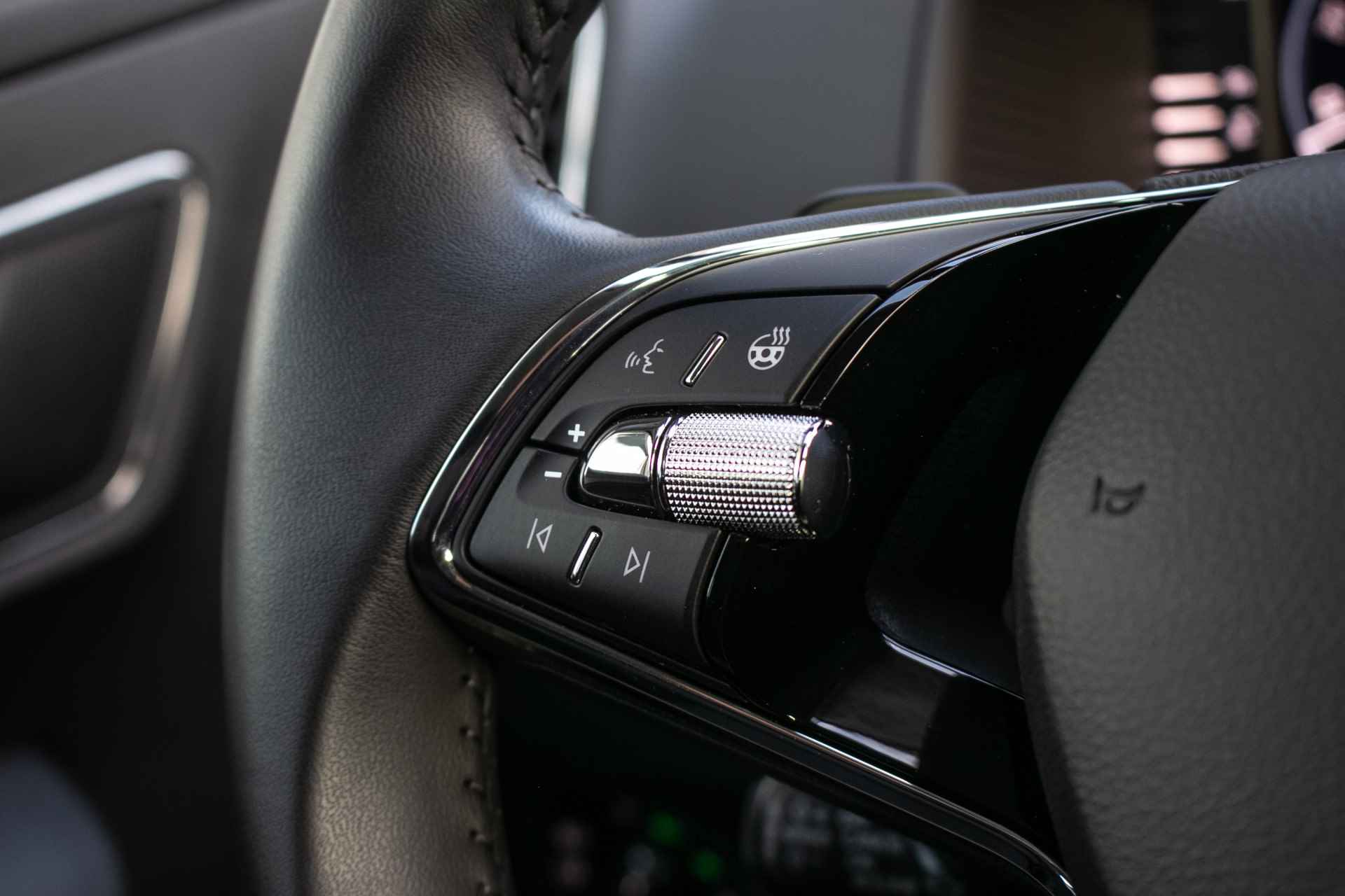 Škoda Karoq 1.5 TSI ACT Business Edition Plus automaat - All-in rijklrprs| Digitaal display | Navi | Cam | Adapt. cruise - 34/45