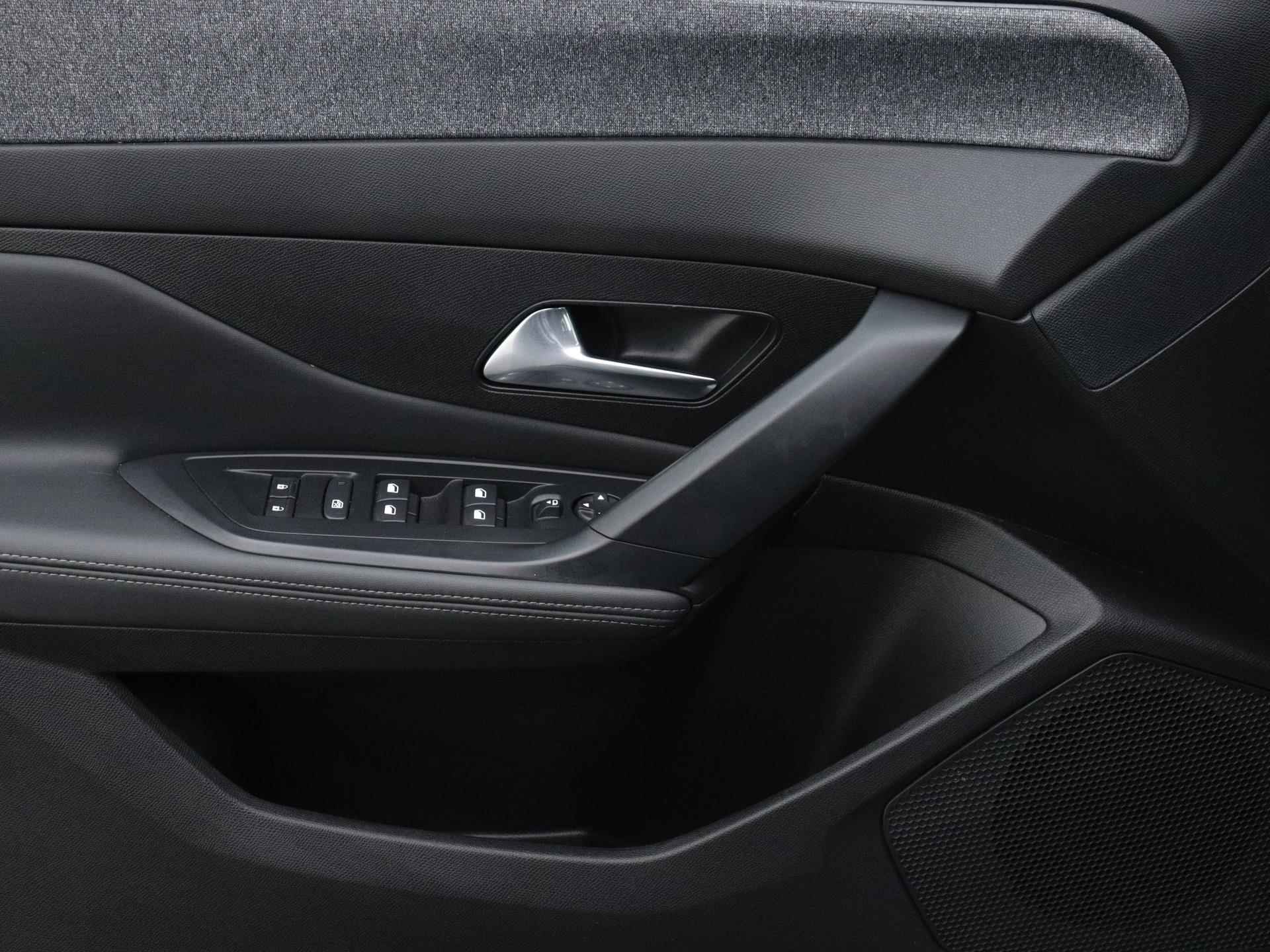 Peugeot 408 Allure Pack 130pk Automaat | Navigatie | Camera | Dodehoek Detectie | Licht Metalen Velgen 19"| Adaptieve Cruise Control - 26/39