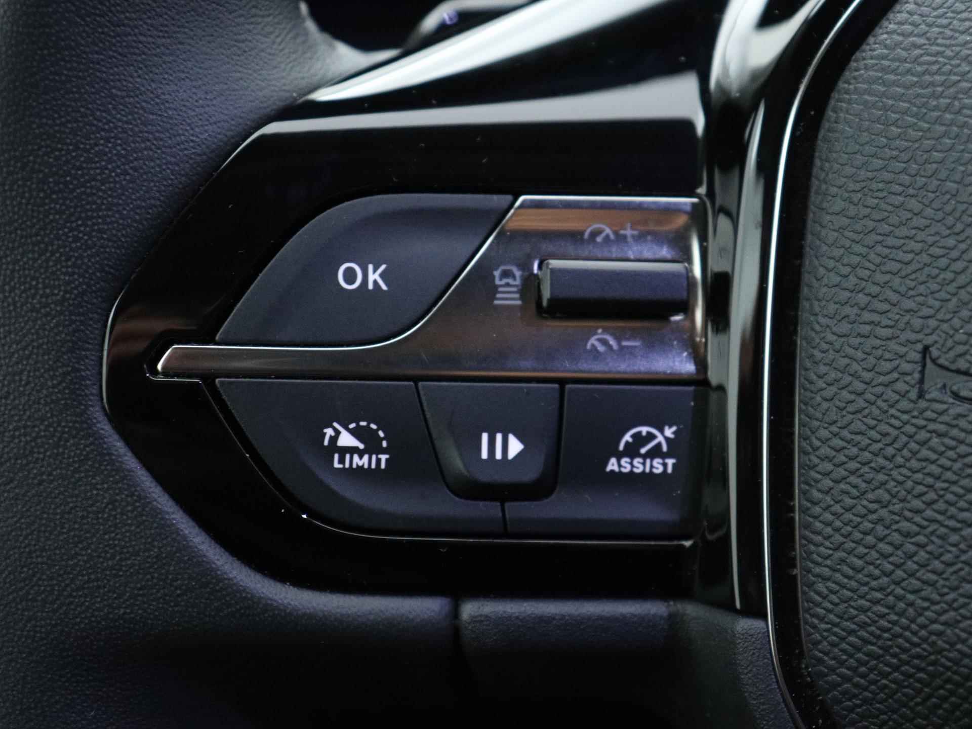 Peugeot 408 Allure Pack 130pk Automaat | Navigatie | Camera | Dodehoek Detectie | Licht Metalen Velgen 19"| Adaptieve Cruise Control - 29/39