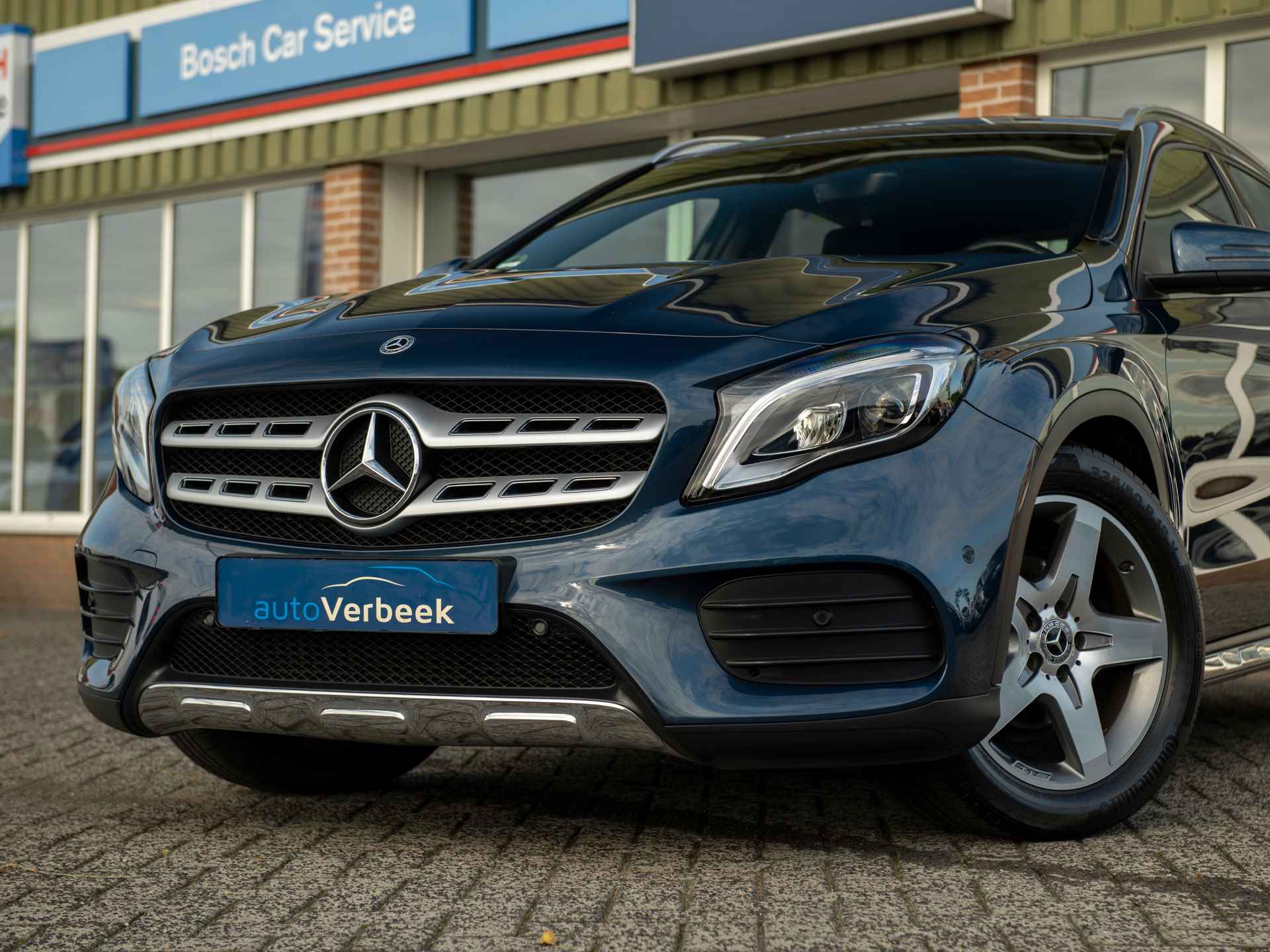 Mercedes-Benz GLA 180 Business Solution AMG | Achteruitrij camera | High-performance LED | Grootlicht-assistent | 18" LMV | Keyless | Trekhaak wegklapbaar | Climate Control - 21/59