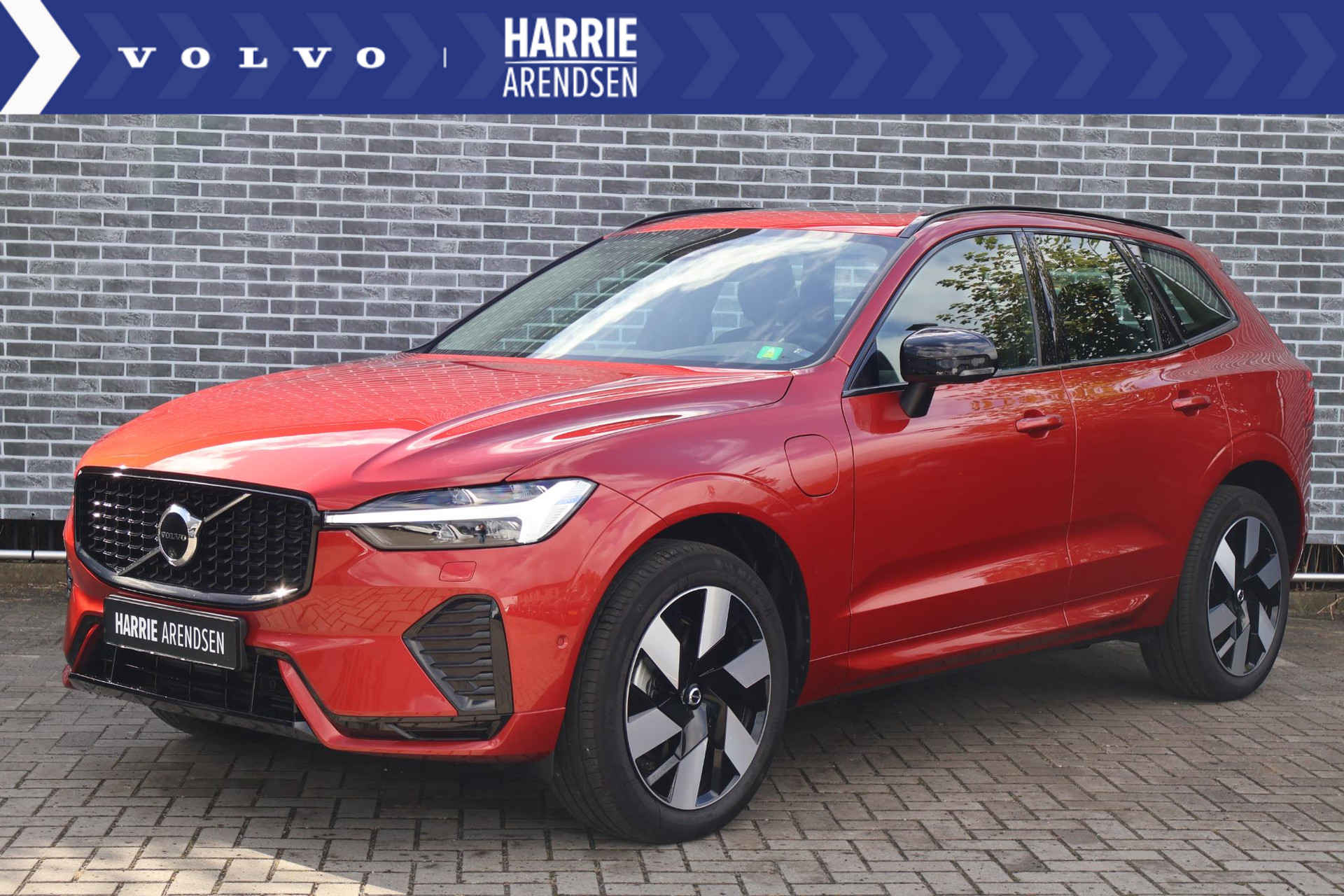 Volvo XC60 2.0 Recharge T6 AWD Ultimate Dark | Adaptieve Cruise Control | Elektr. schuif-/-kanteldak | 360 camera | trekhaak | Head Up display | Stoelverwarming | verwarmd stuurwiel |