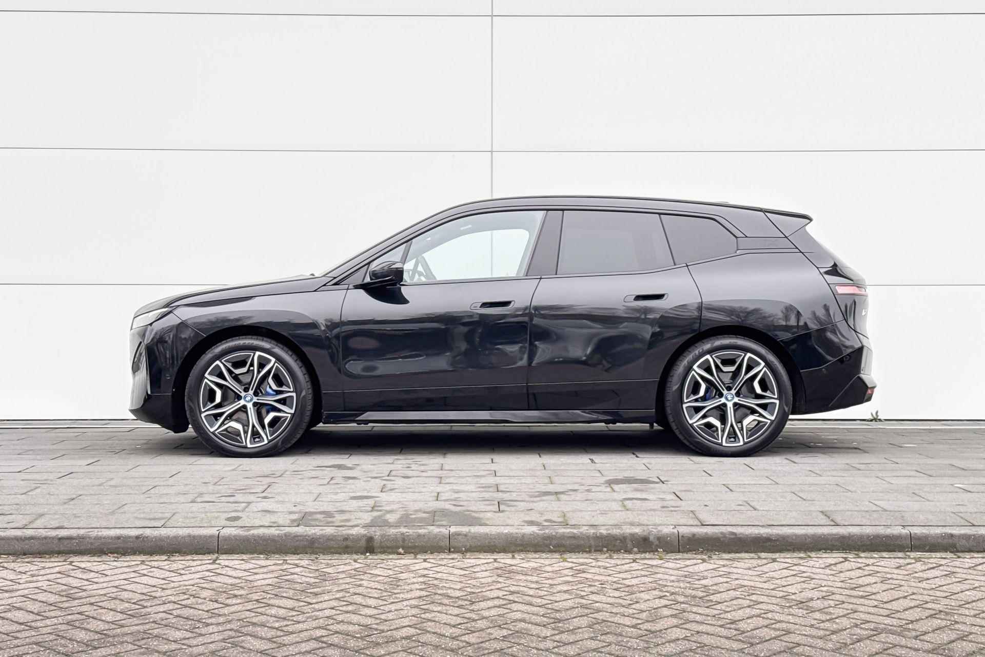 BMW iX xDrive40 Business Edition Plus 77 kWh | Harman Kardon | Driving Assistant Pro | Stoelverwarming | Trekhaak | - 2/25