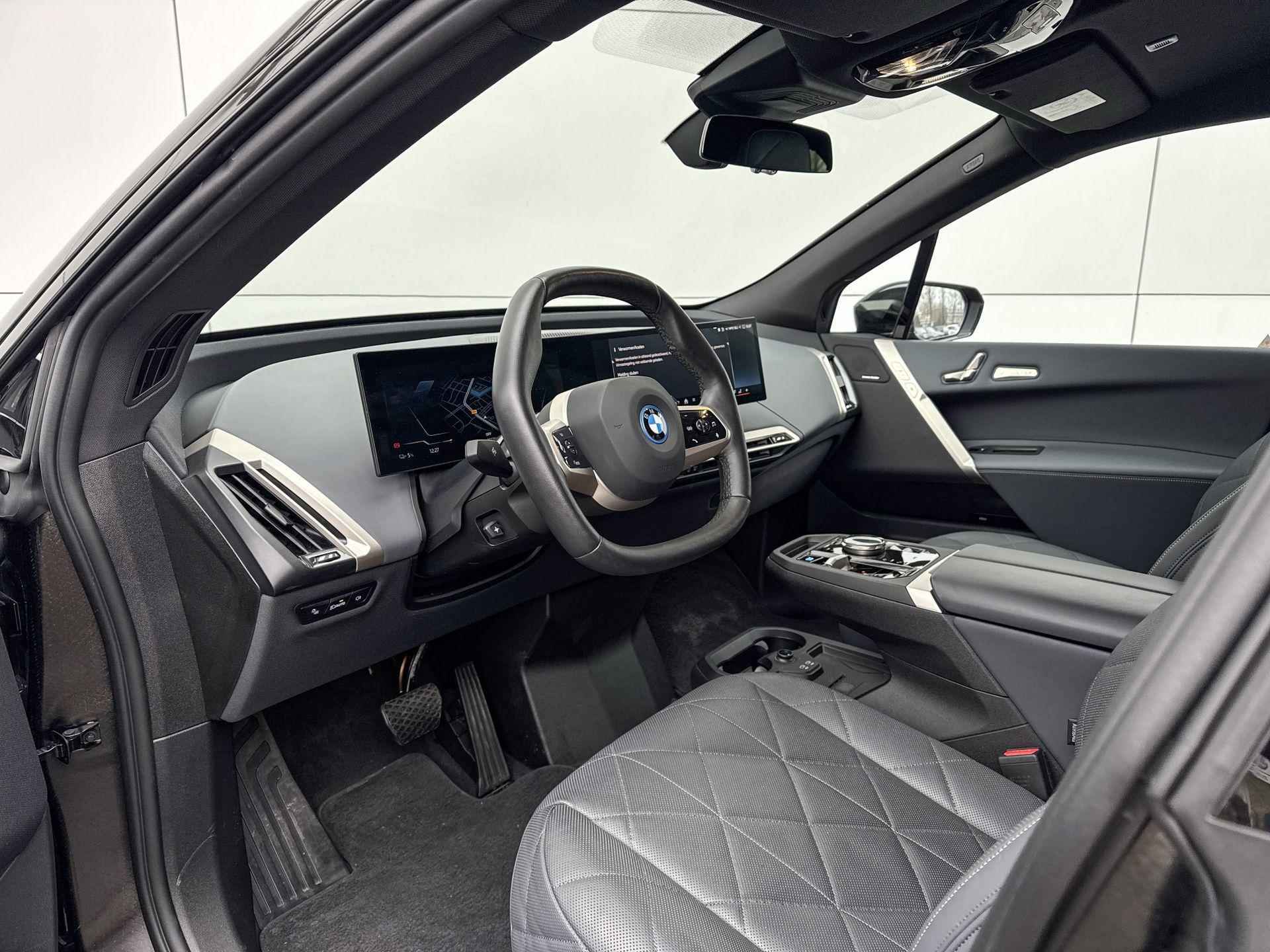 BMW iX xDrive40 Business Edition Plus 77 kWh | Harman Kardon | Driving Assistant Pro | Stoelverwarming | Trekhaak | - 7/25