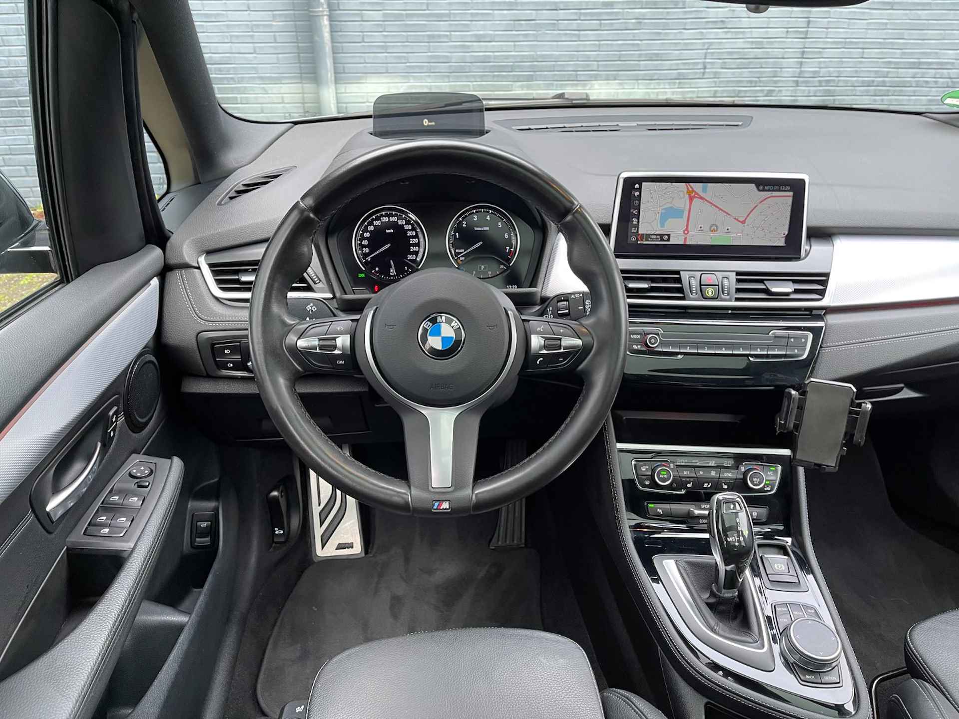 BMW 2-Serie Active Tourer (f45) 220i 192pk Automaat High Executive M-Pakket | Leer | Pano Schuif/kanteldak | LED | Navigatie | Climatecontrol 2 zones | Comfortstoelen | - 5/48