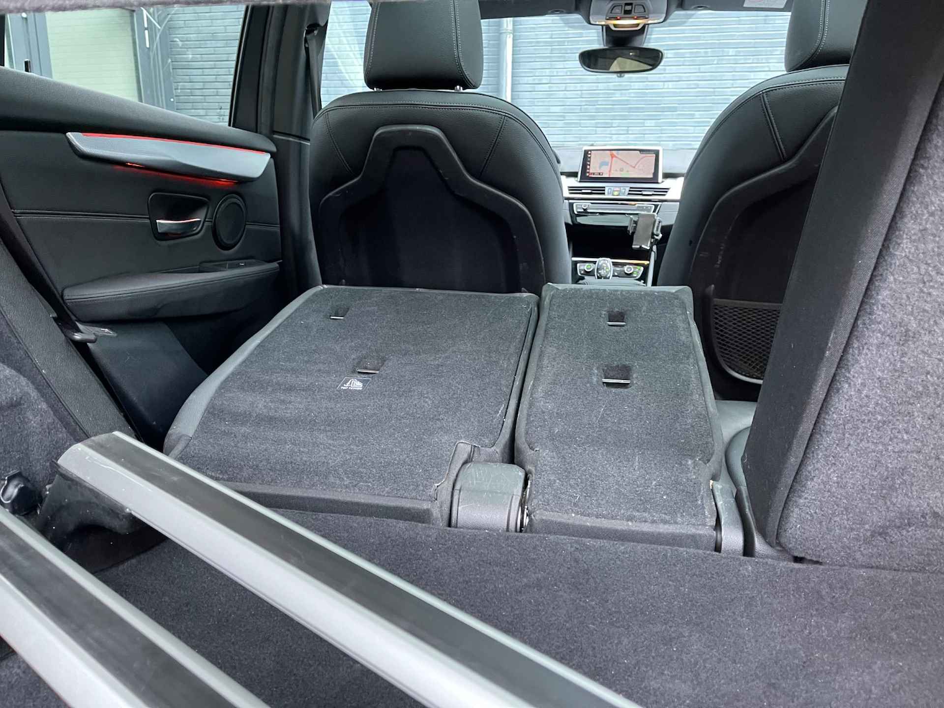 BMW 2-Serie Active Tourer (f45) 220i 192pk Automaat High Executive M-Pakket | Leer | Pano Schuif/kanteldak | LED | Navigatie | Climatecontrol 2 zones | Comfortstoelen | - 18/48