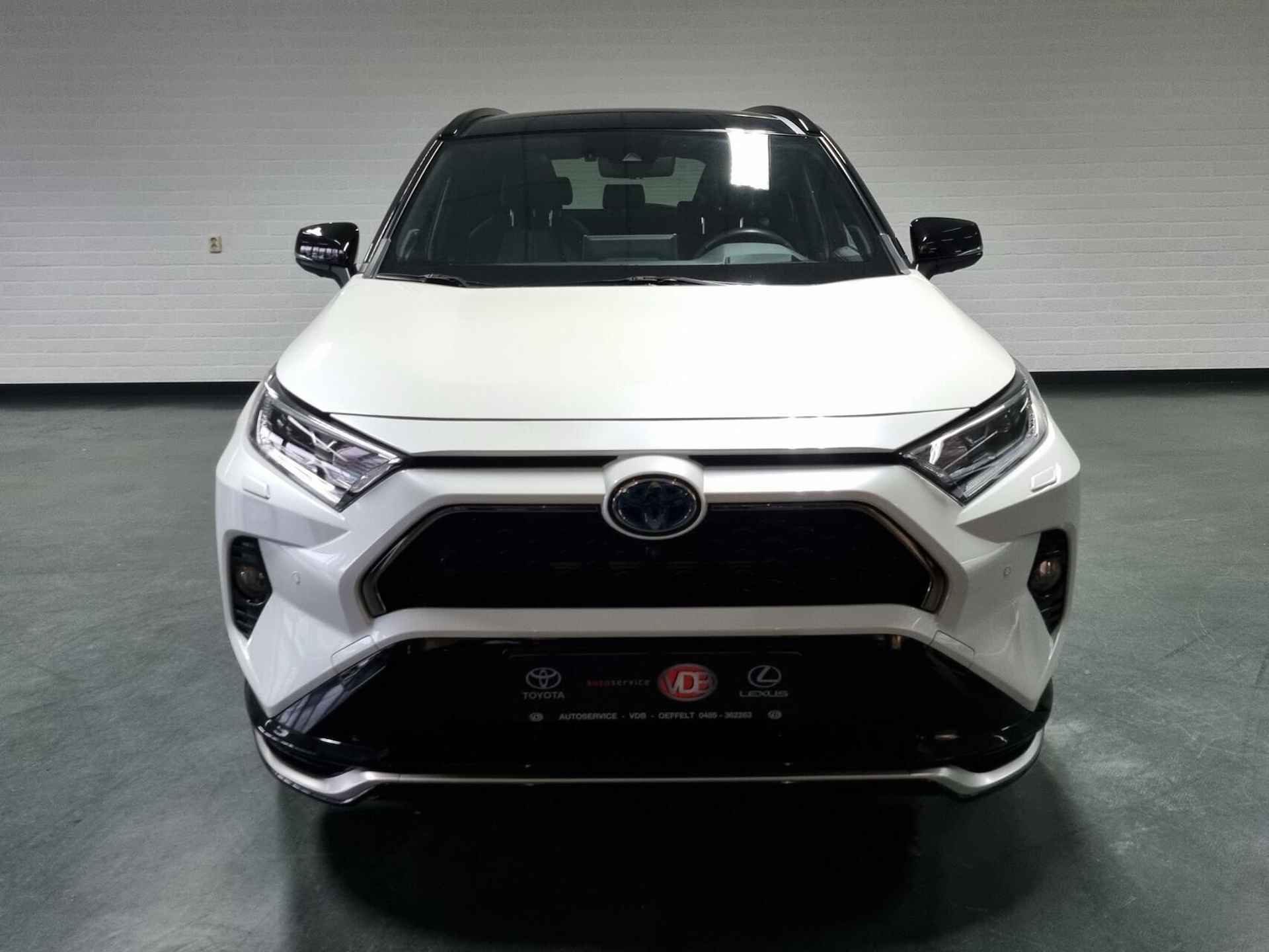 Toyota RAV4 2.5 Plug-in Hybrid AWD Bi-Tone Plus JBL / Pano / Trekhaak - 2/91