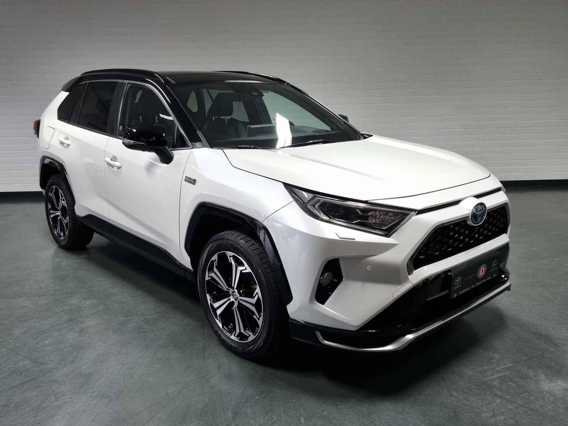 Toyota RAV4 2.5 Plug-in Hybrid AWD Bi-Tone Plus JBL / Pano / Trekhaak - 3/91