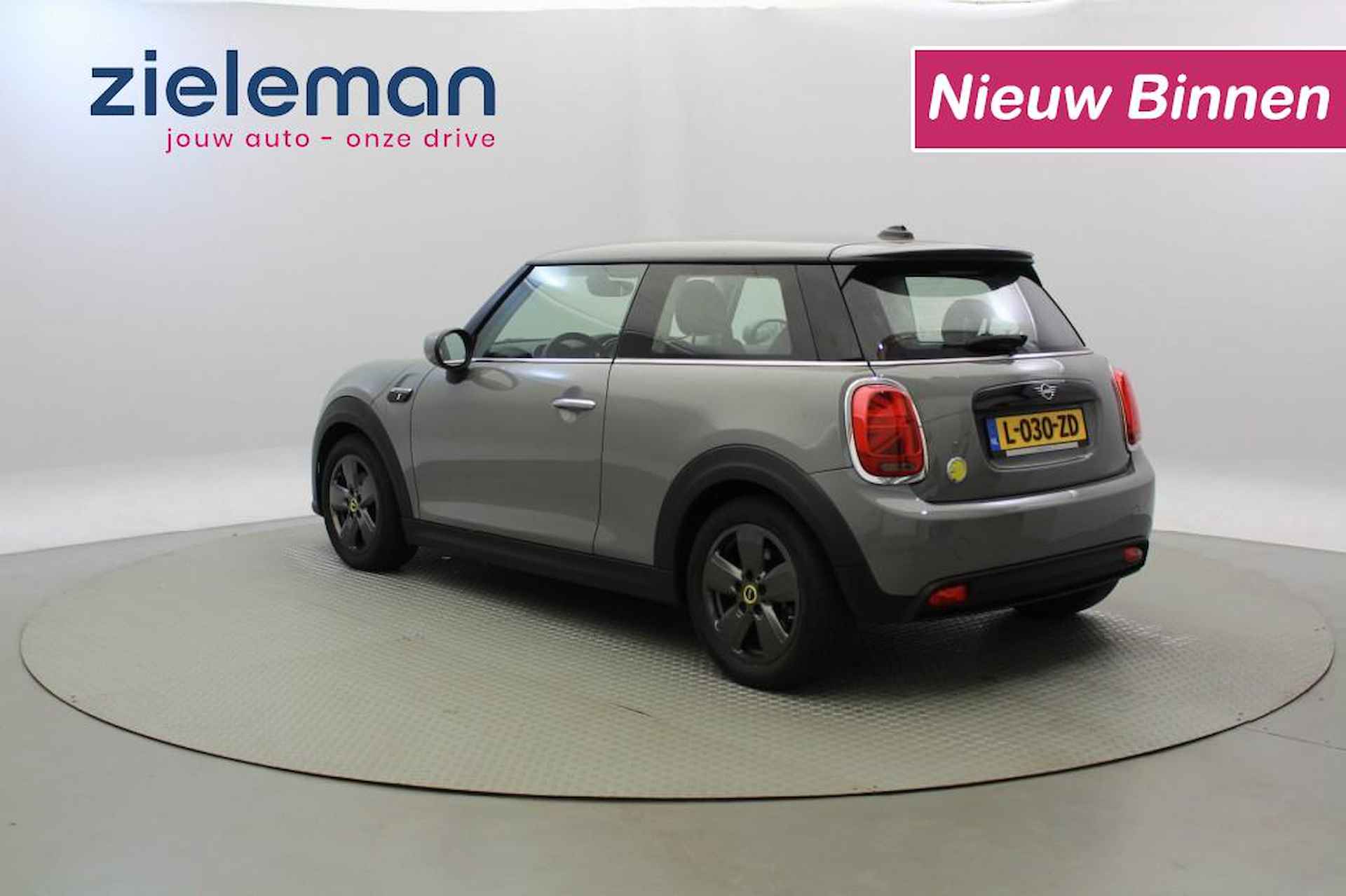 MINI Cooper Electric Essential 33 kWh - 3/21