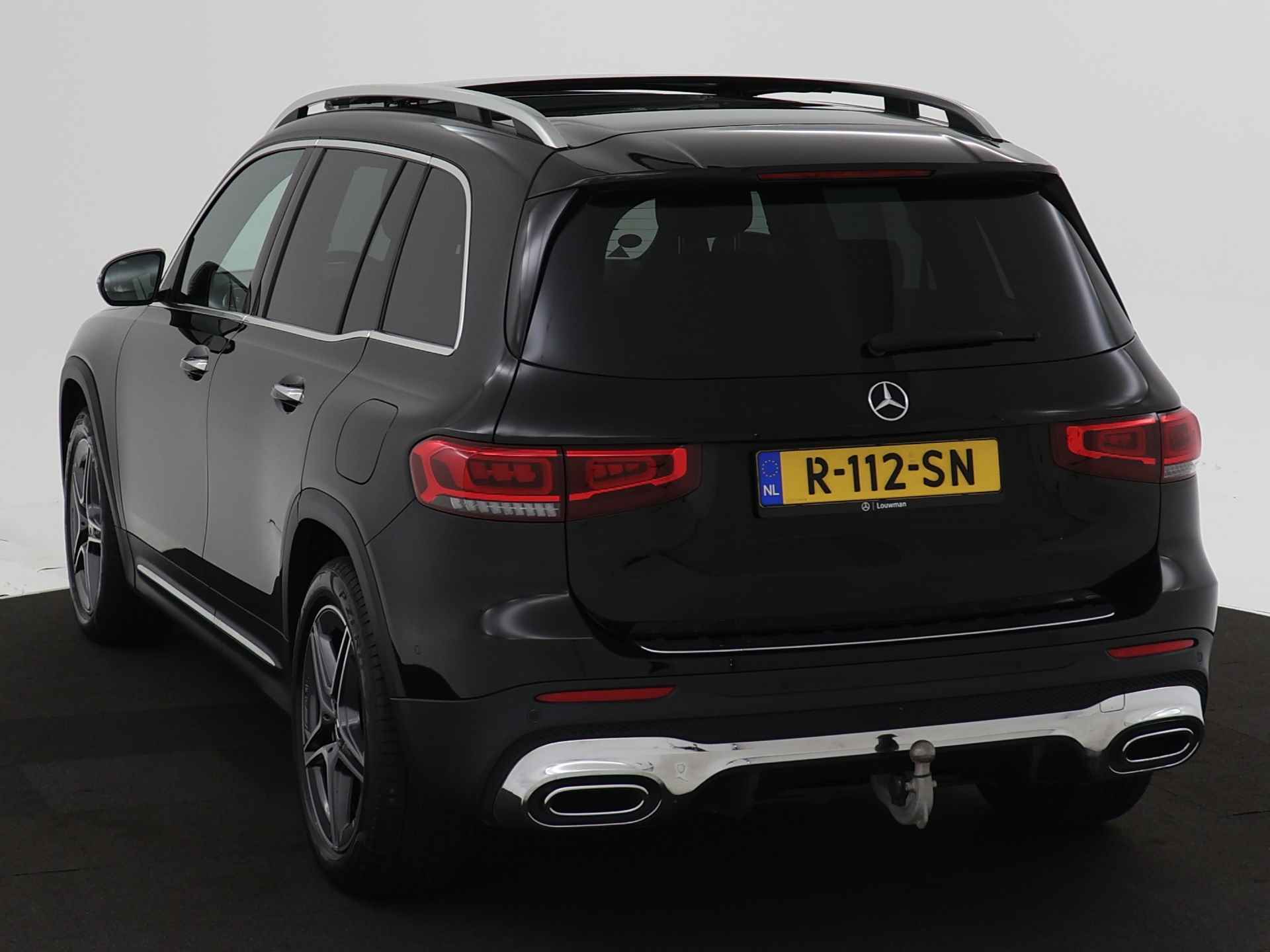 Mercedes-Benz GLB 250 AMG Line | Elektrisch glazen panorama-dak | Trekhaak | Sfeerverlichting | Inclusief 24 maanden MB Certified garantie voor Europa. - 17/45