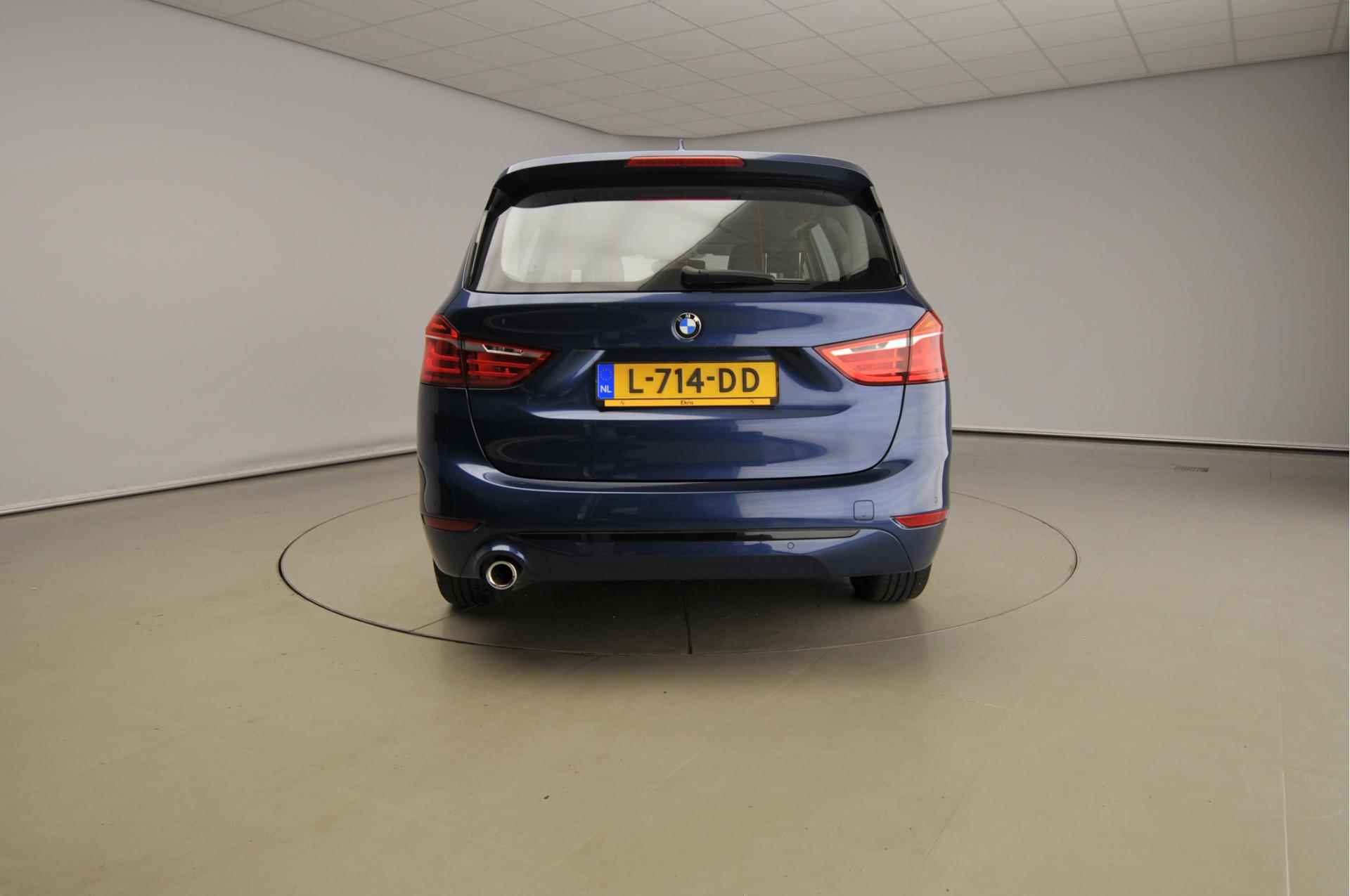 BMW 2 Serie Gran Tourer 216i | LED | HUD | Sportstoelen | Trekhaak | Derde zitrij | Clima | DAB | Alu 17 inch - 4/41