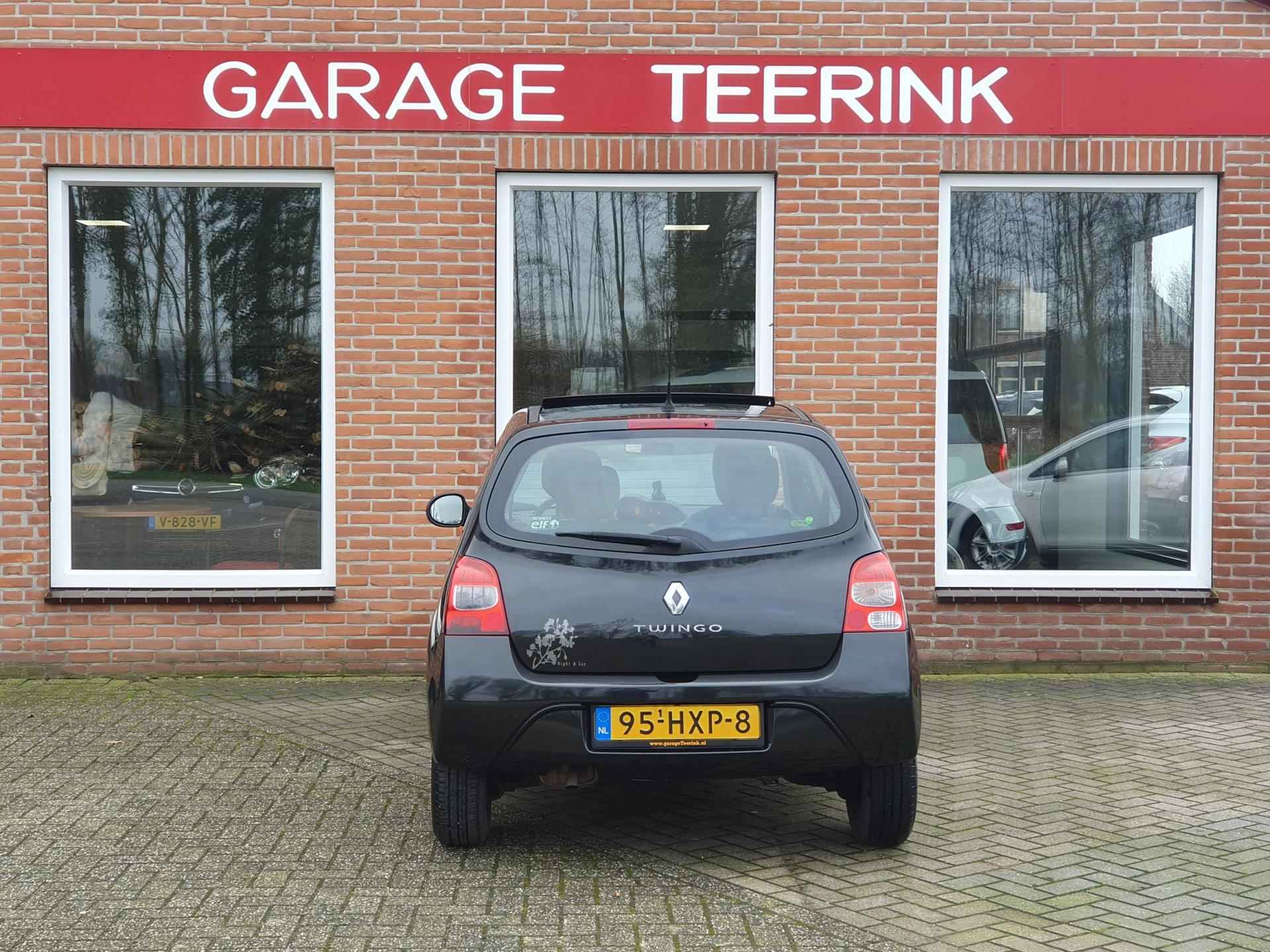 Renault Twingo 1.2 Night & Day 58PK 3drs airco, elektr.ramen, centr.vergr, radio/cd RIJKLAAR - 17/18