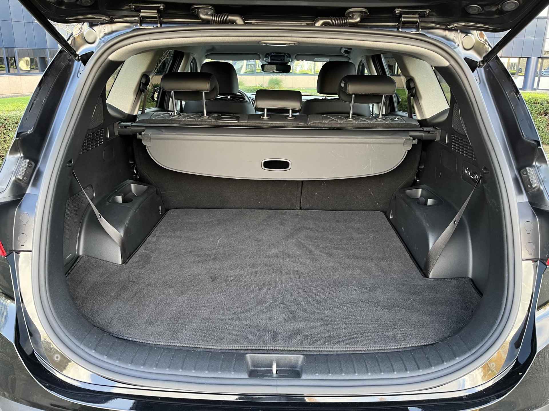 Hyundai Santa Fe 1.6 T-GDI HEV Comfort Smart 7p. | Rijklaarprijs! | 7-persoons uitvoering | Lederen stoelen | Camera | Navigatie full map | apple/android carplay | PDC voor en achter | Inclusief Fabrieksgarantie t/m 05-2027! | - 23/27