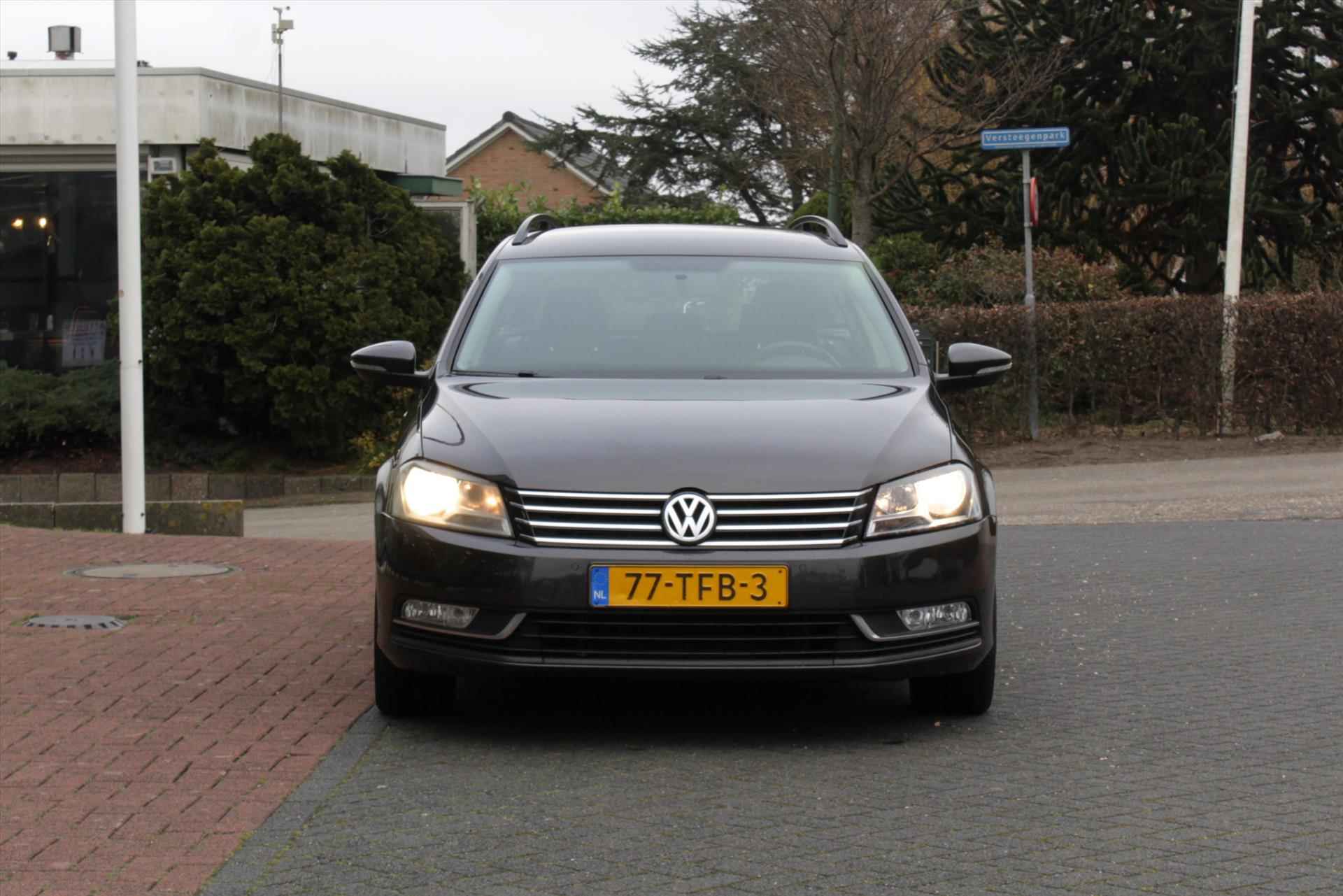 VOLKSWAGEN Passat 1.4 TSI 90KW 7-DSG VARIANT Trendline - 6/34