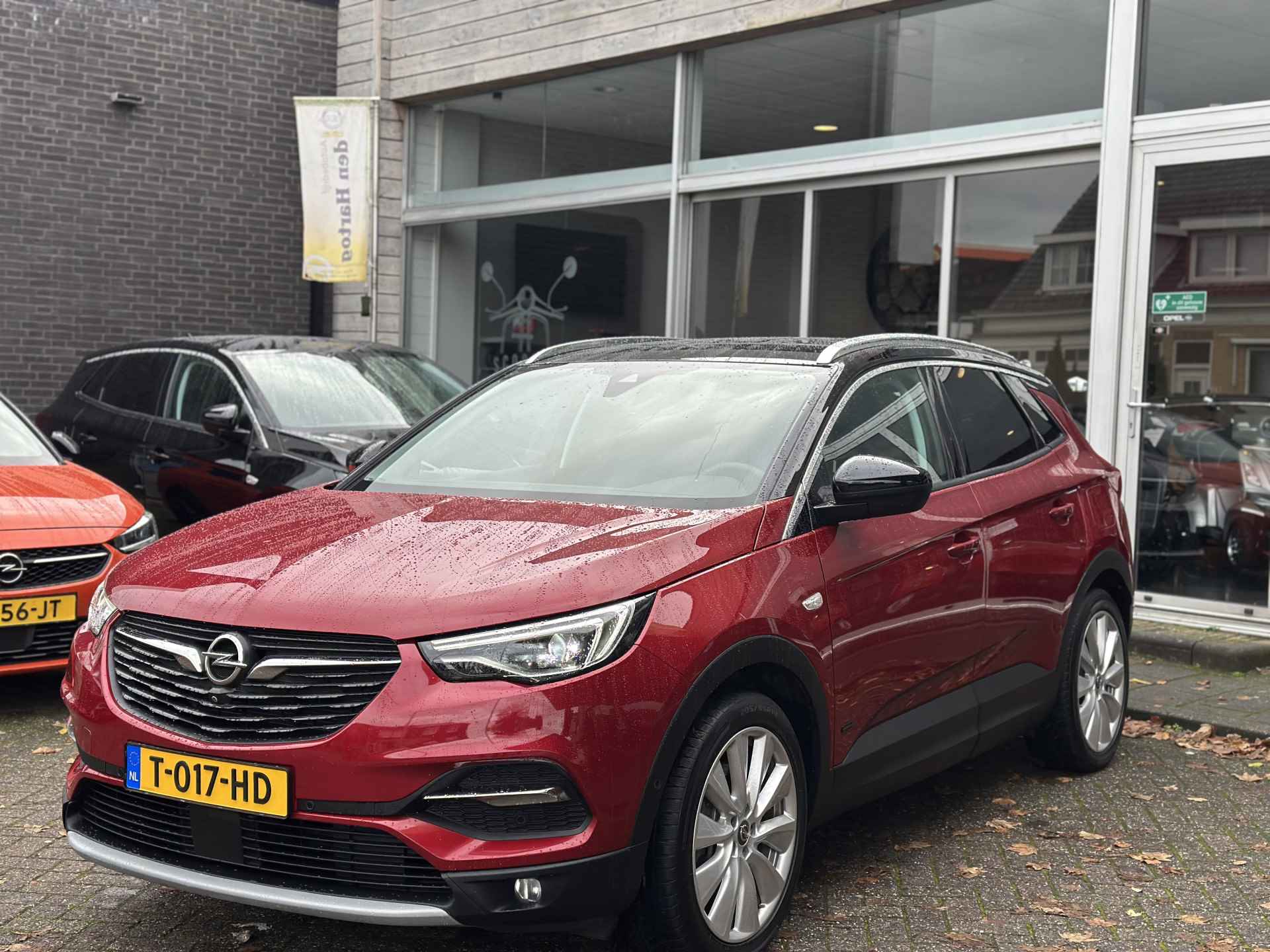 Opel Grandland X 1.6 Turbo Hybrid4 Innovation Trekhaak/Leder/Stoelverwarming/360 camera. - 2/46