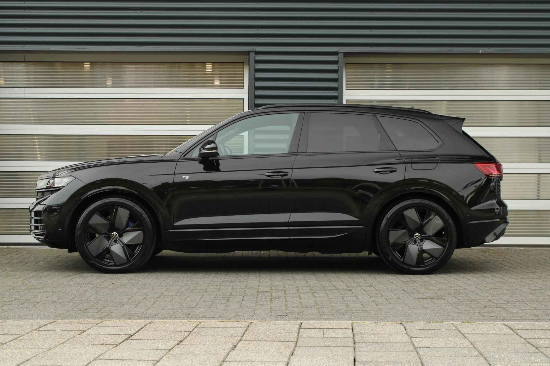 Volkswagen Touareg R 3.0 TSI 462pk eHybrid 4MOTION | Nachtzicht | Panoramadak | Trekhaak | Luchtvering - 14/92