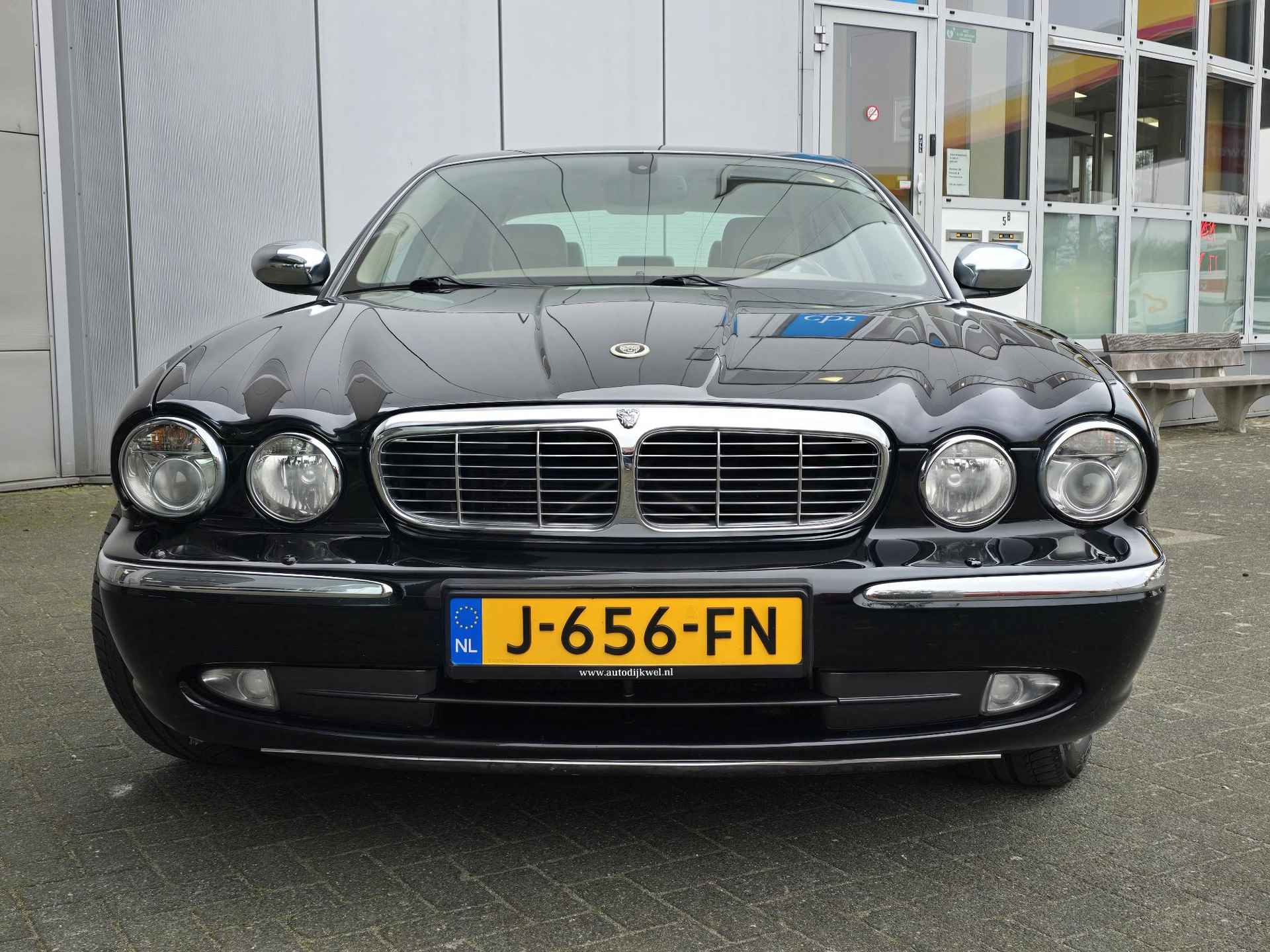 Jaguar XJ 4.2 V8 Executive Youngtimer - 7/65