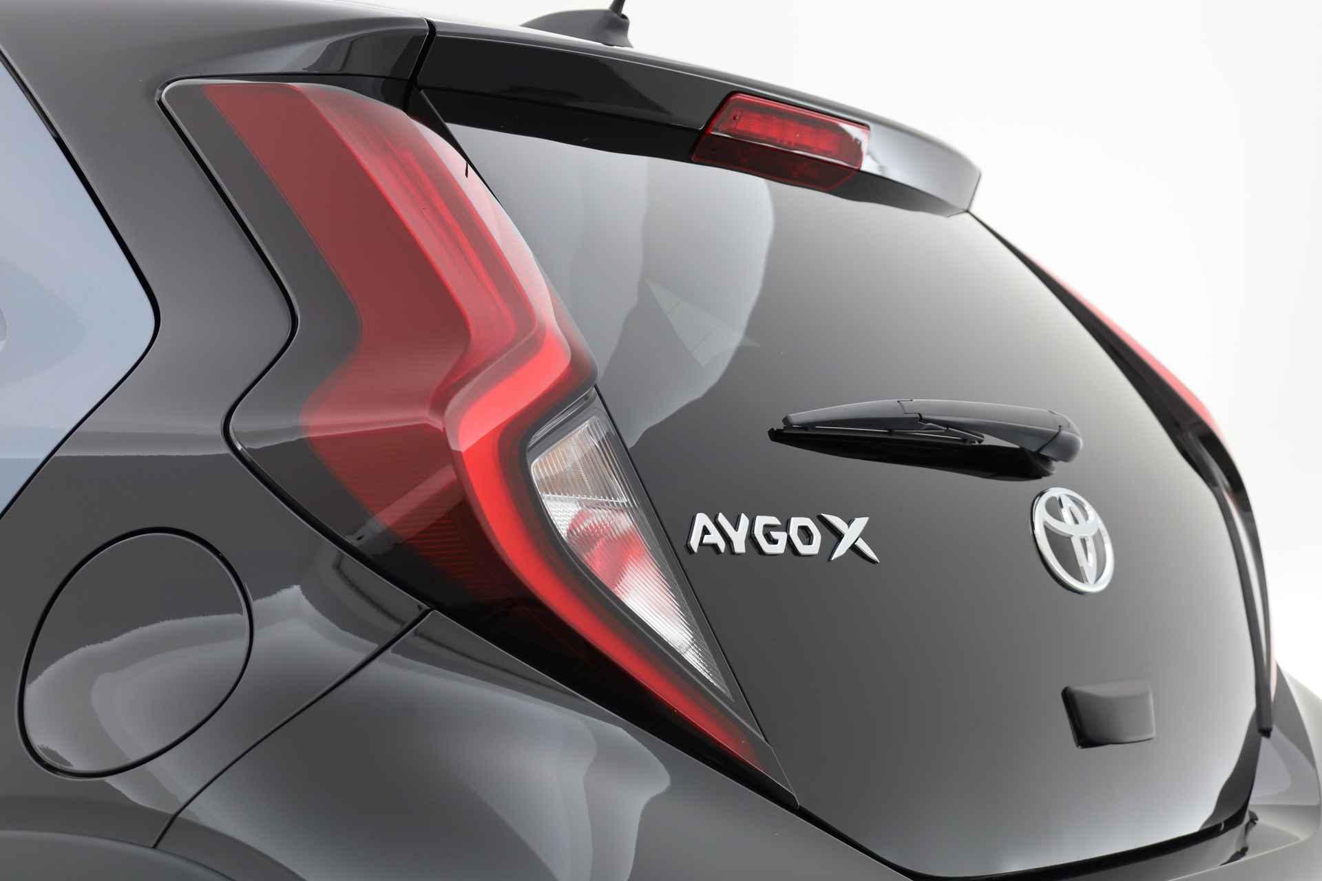 Toyota Aygo X 1.0 VVT-i S-CVT Team D | Navi by App | Camera | Keyless | PDC | Stoelverw. | Adapt. Cruise - 26/28