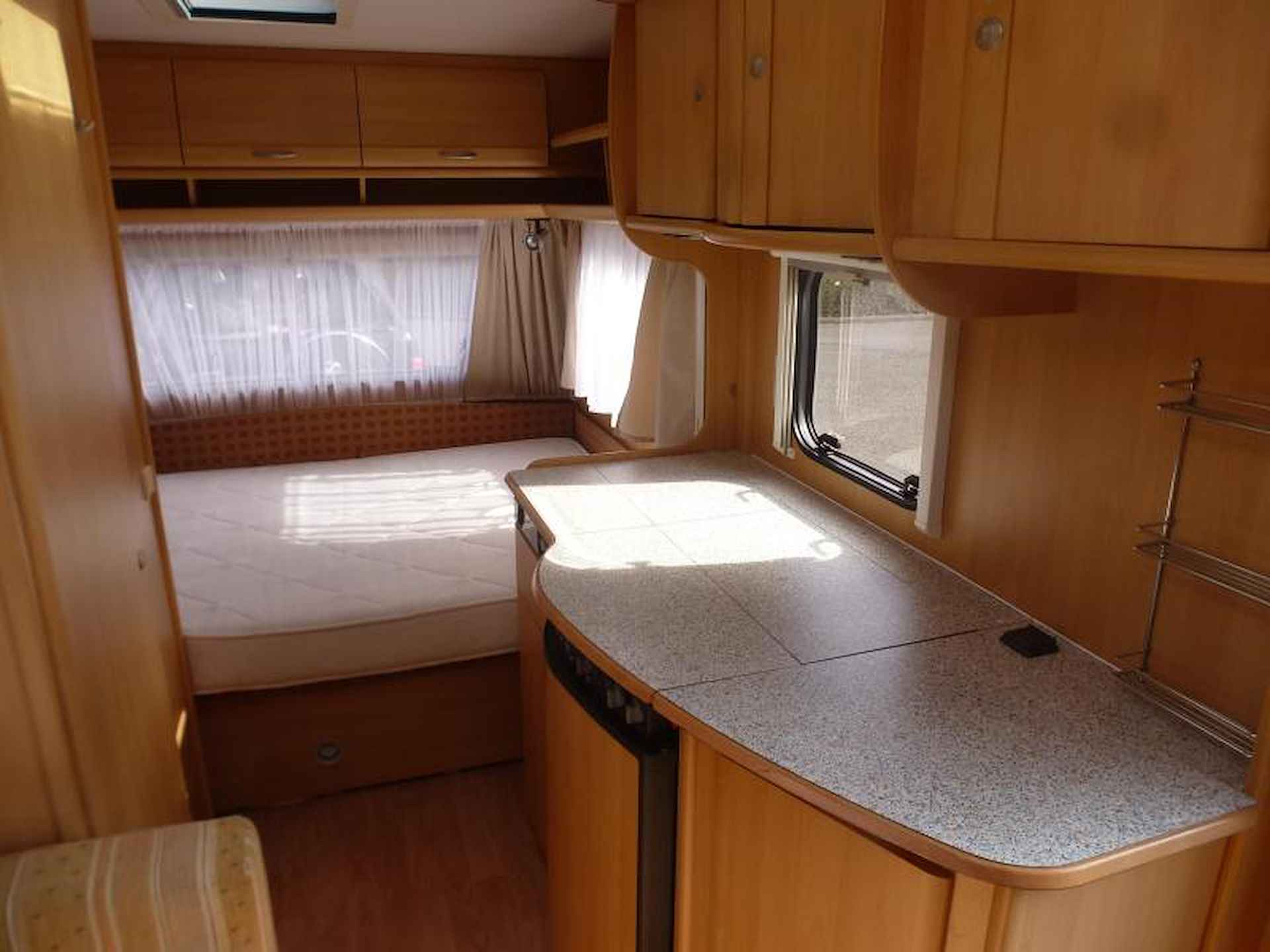 Dethleffs Camper 440 DB voortent en luifel - 11/12