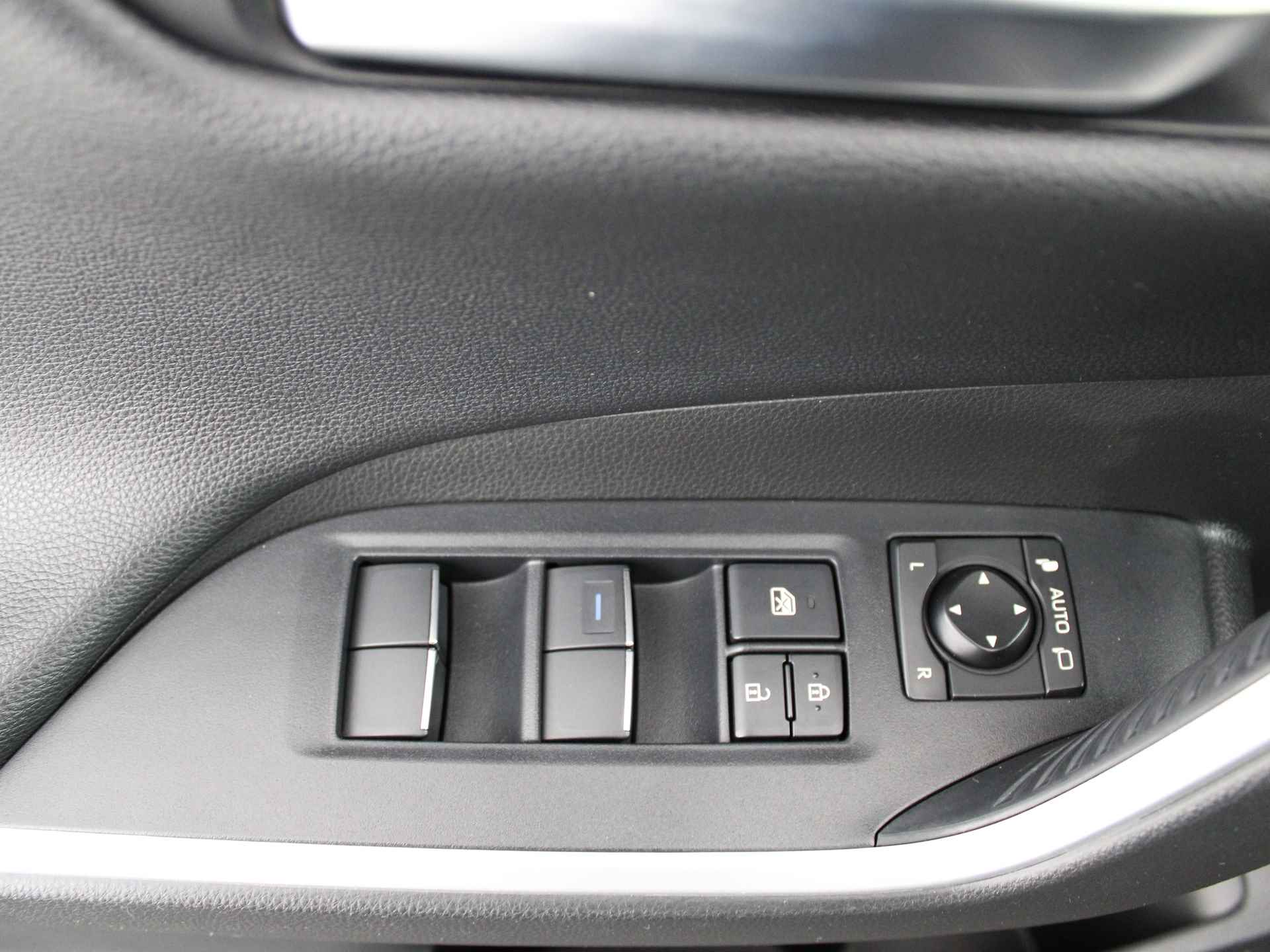 Toyota RAV4 2.5 Hybrid Bi-Tone | Panoramadak | JBL | Leder | Navi | 360 Camera | Adap. Cruise | Apple Carplay & Android Auto Max Louwman Haarlem - 33/50