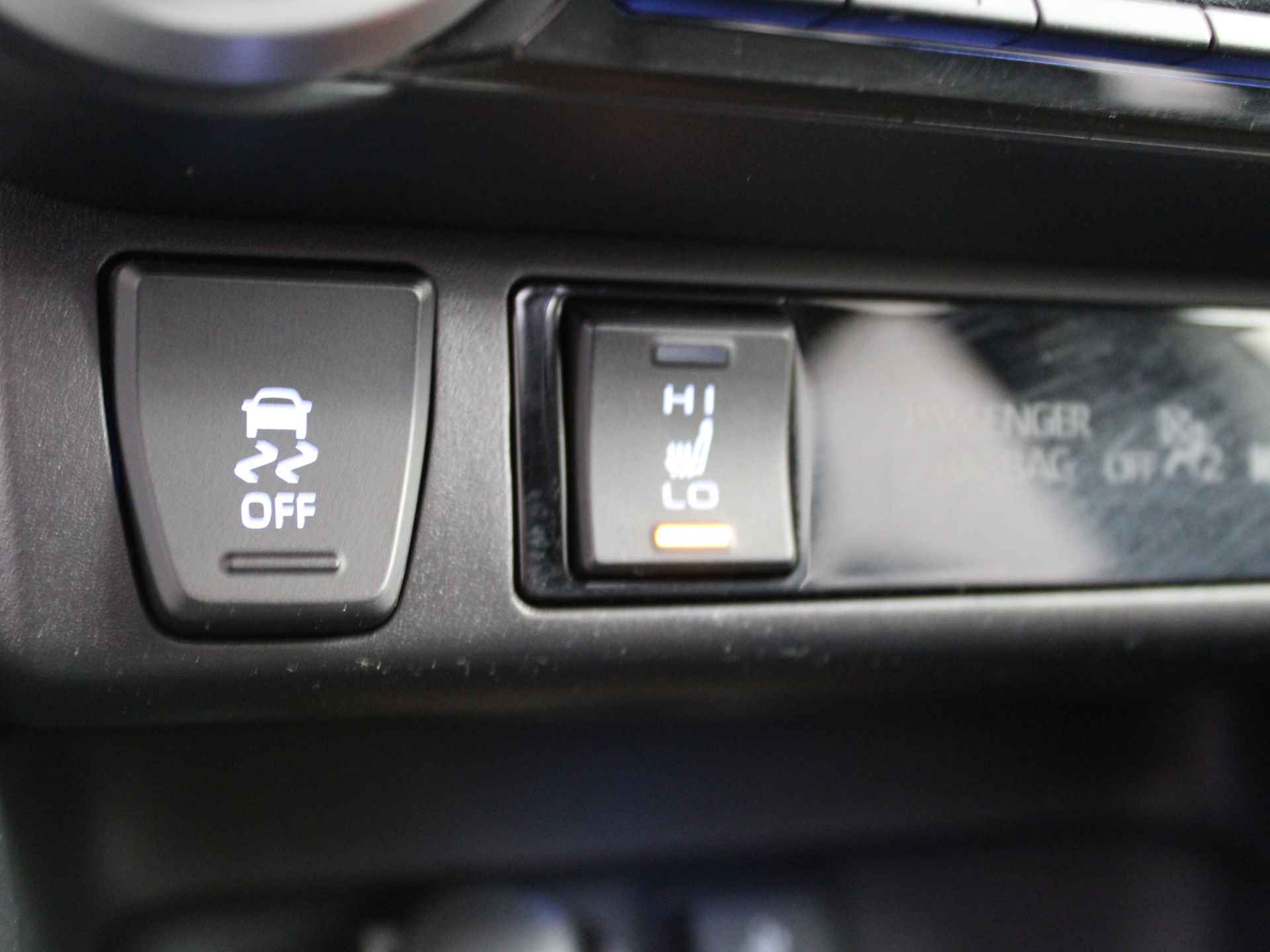 Toyota RAV4 2.5 Hybrid Bi-Tone | Panoramadak | JBL | Leder | Navi | 360 Camera | Adap. Cruise | Apple Carplay & Android Auto Max Louwman Haarlem - 36/50