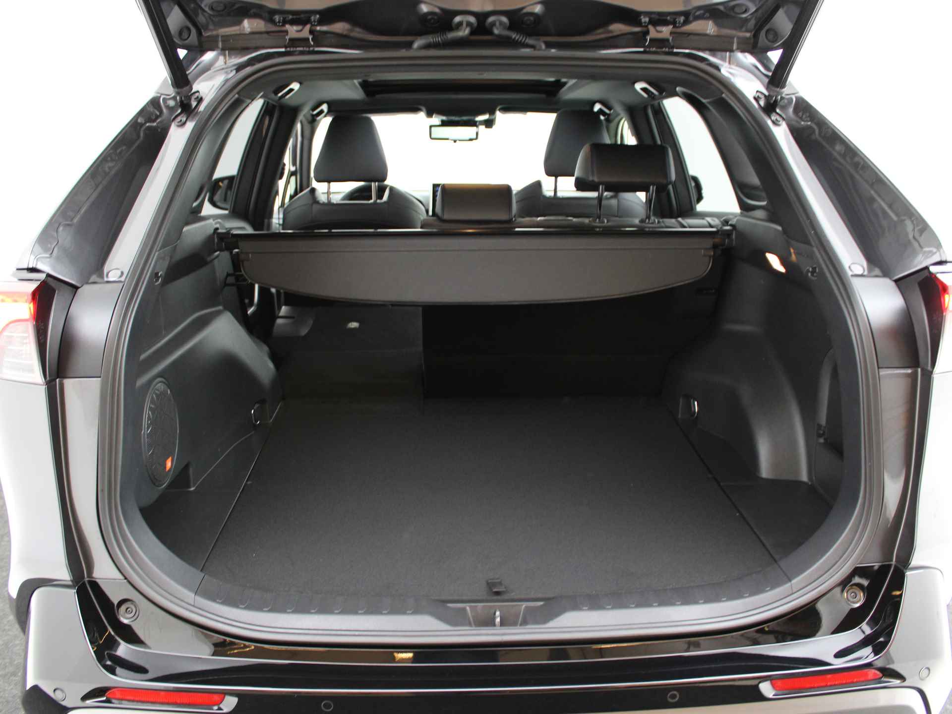 Toyota RAV4 2.5 Hybrid Bi-Tone | Panoramadak | JBL | Leder | Navi | 360 Camera | Adap. Cruise | Apple Carplay & Android Auto Max Louwman Haarlem - 39/50