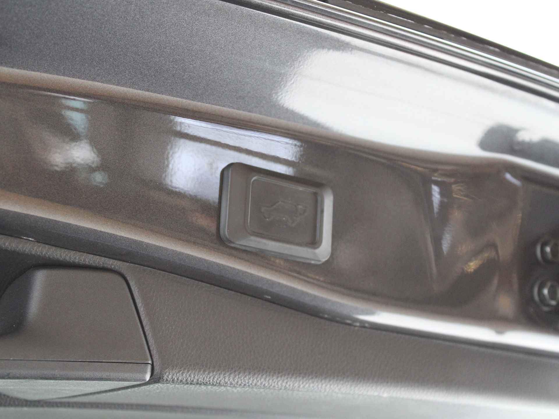 Toyota RAV4 2.5 Hybrid Bi-Tone | Panoramadak | JBL | Leder | Navi | 360 Camera | Adap. Cruise | Apple Carplay & Android Auto Max Louwman Haarlem - 42/50