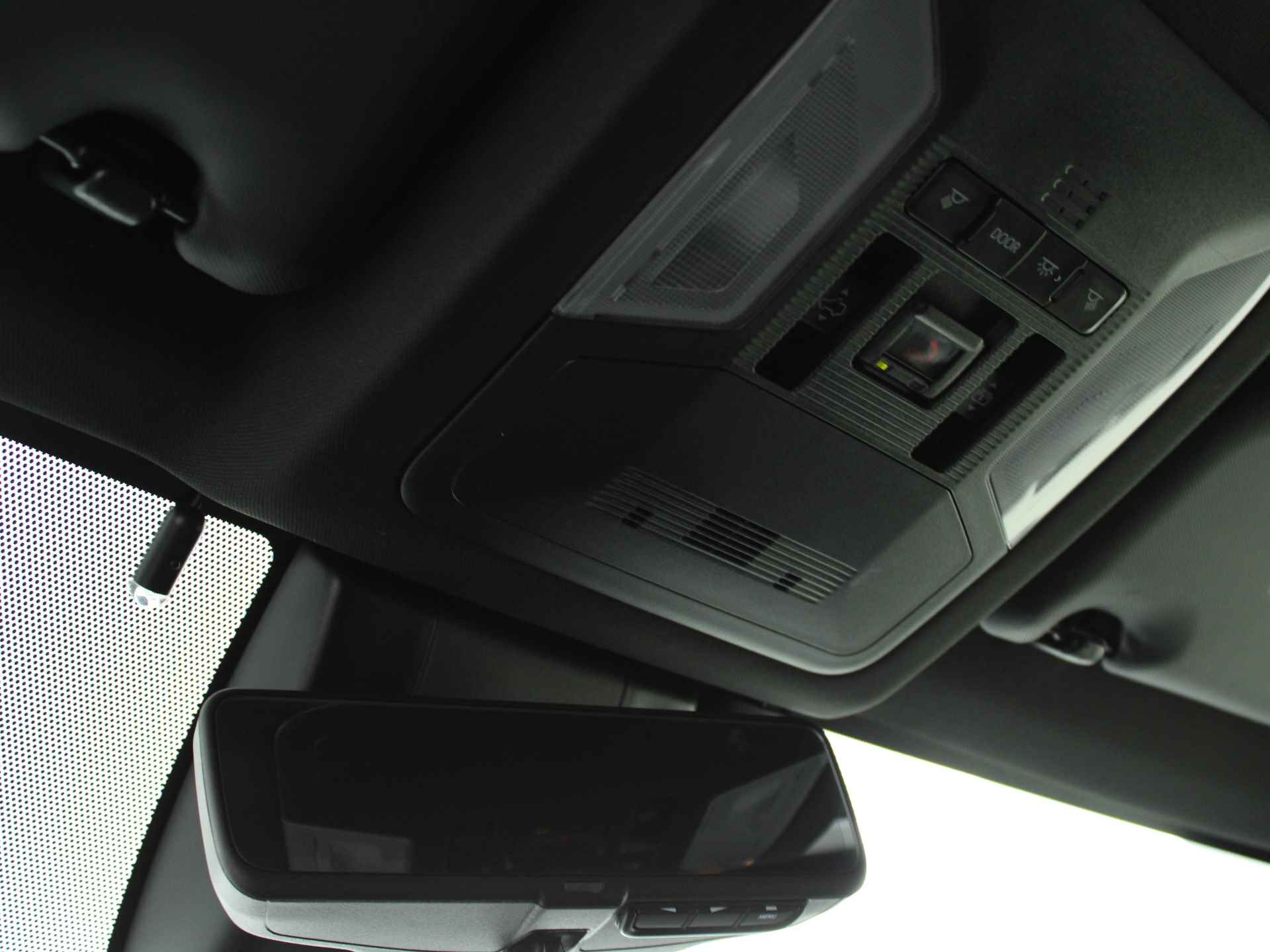 Toyota RAV4 2.5 Hybrid Bi-Tone | Panoramadak | JBL | Leder | Navi | 360 Camera | Adap. Cruise | Apple Carplay & Android Auto Max Louwman Haarlem - 48/50