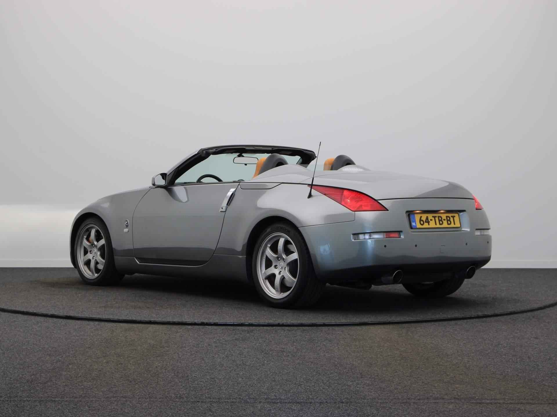 Nissan 350Z Roadster 3.5 V6 | Elektrisch Bedienbare Kap | Climate Control | Stoelverwarming | Parkeersensoren Achter | Slechts 66300KM! | - 2/48