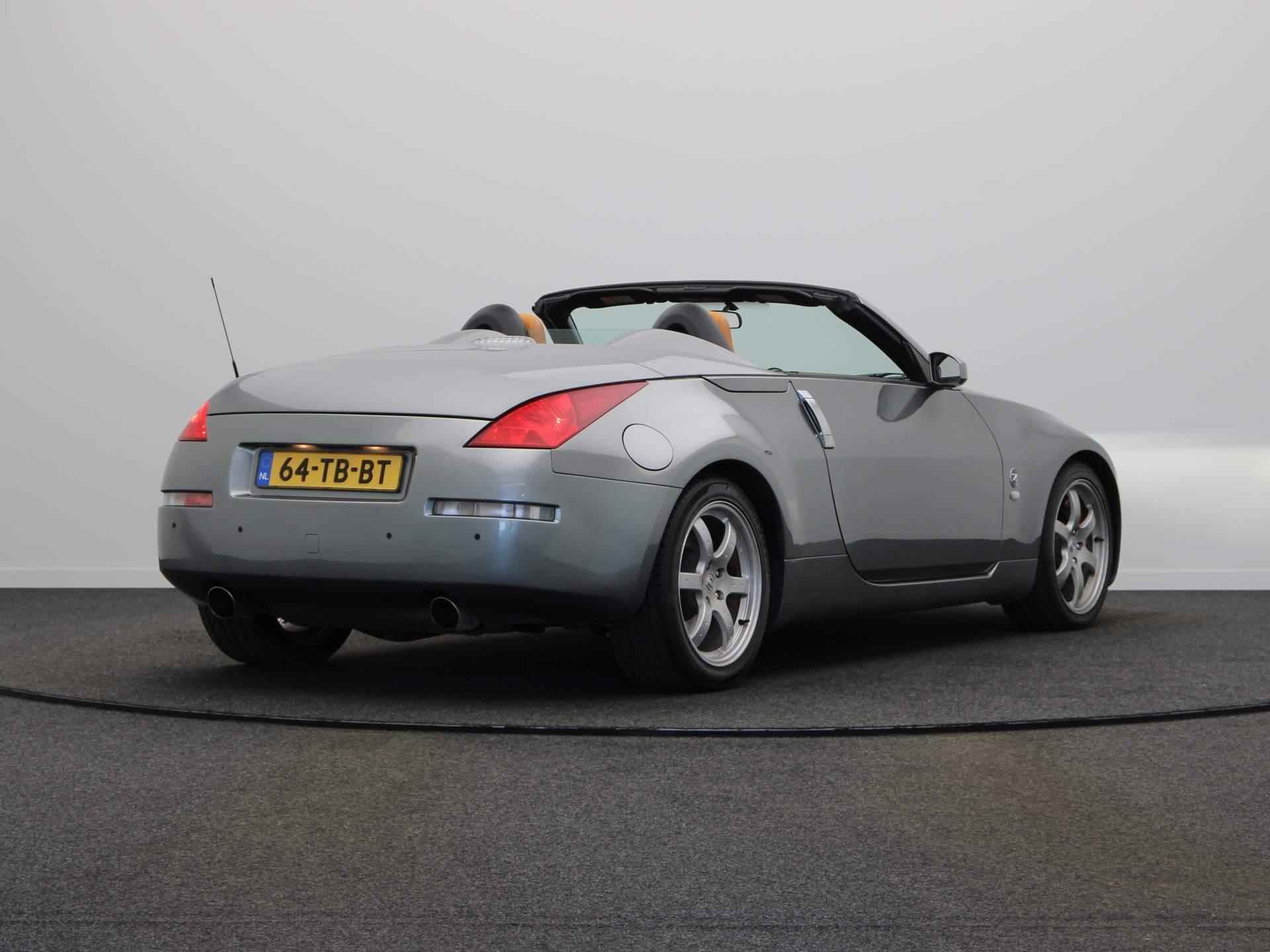 Nissan 350Z Roadster 3.5 V6 | Elektrisch Bedienbare Kap | Climate Control | Stoelverwarming | Parkeersensoren Achter | Slechts 66300KM! | - 11/48