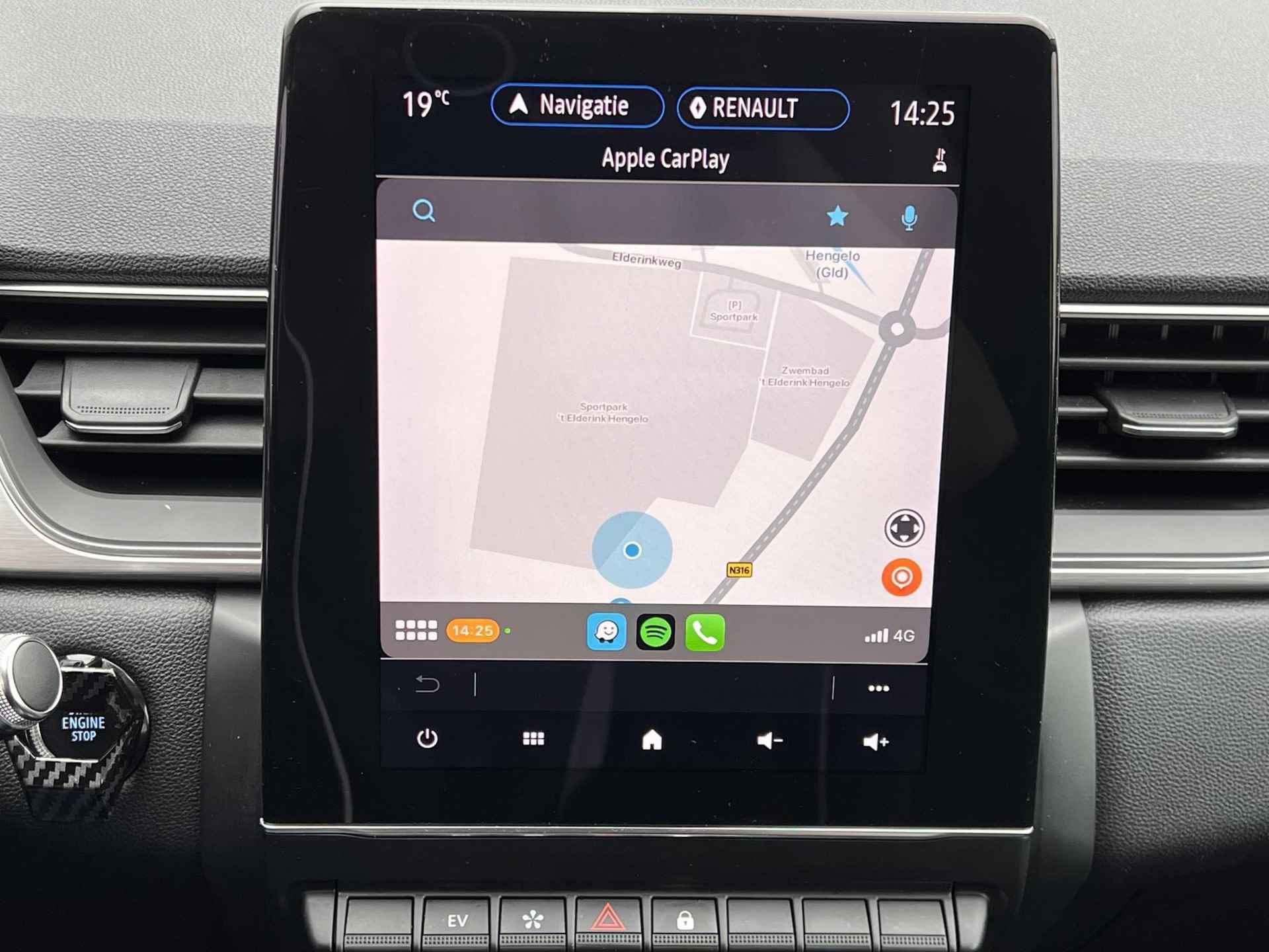 Renault Captur 1.6 E-Tech Plug-in Hybrid 160 Intens Automaat / Navigatie groot scherm / Apple Carplay Android Auto / 18" Lichtmetalen wielen / - 20/55