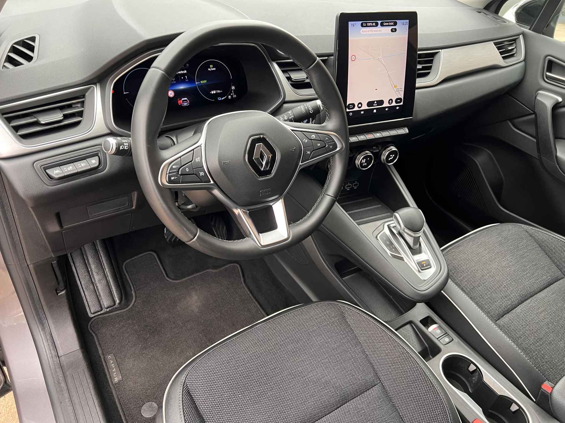 Renault Captur 1.6 E-Tech Plug-in Hybrid 160 Intens Automaat / Navigatie groot scherm / Apple Carplay Android Auto / 18" Lichtmetalen wielen / - 23/55