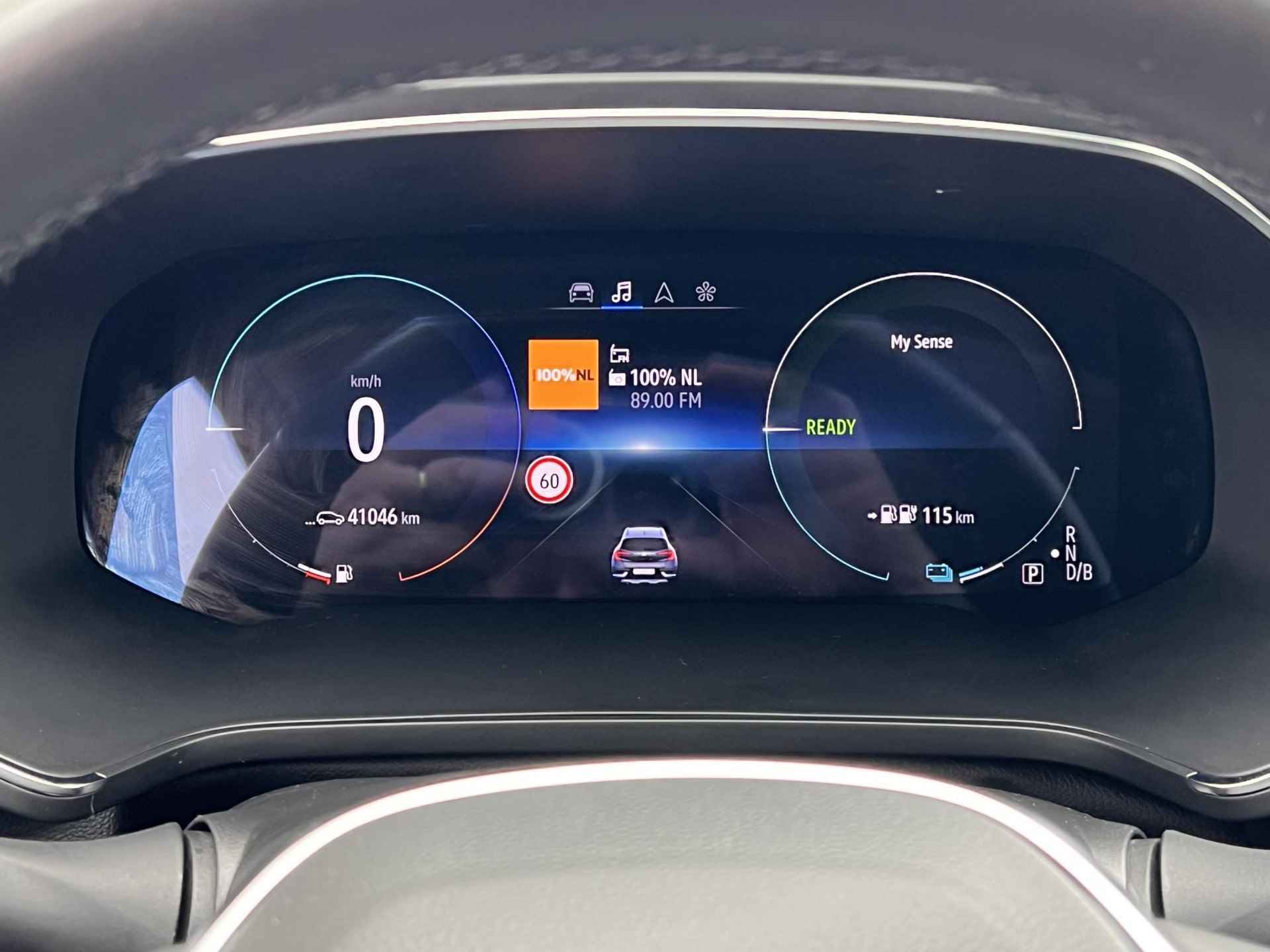 Renault Captur 1.6 E-Tech Plug-in Hybrid 160 Intens Automaat / Navigatie groot scherm / Apple Carplay Android Auto / 18" Lichtmetalen wielen / - 37/55