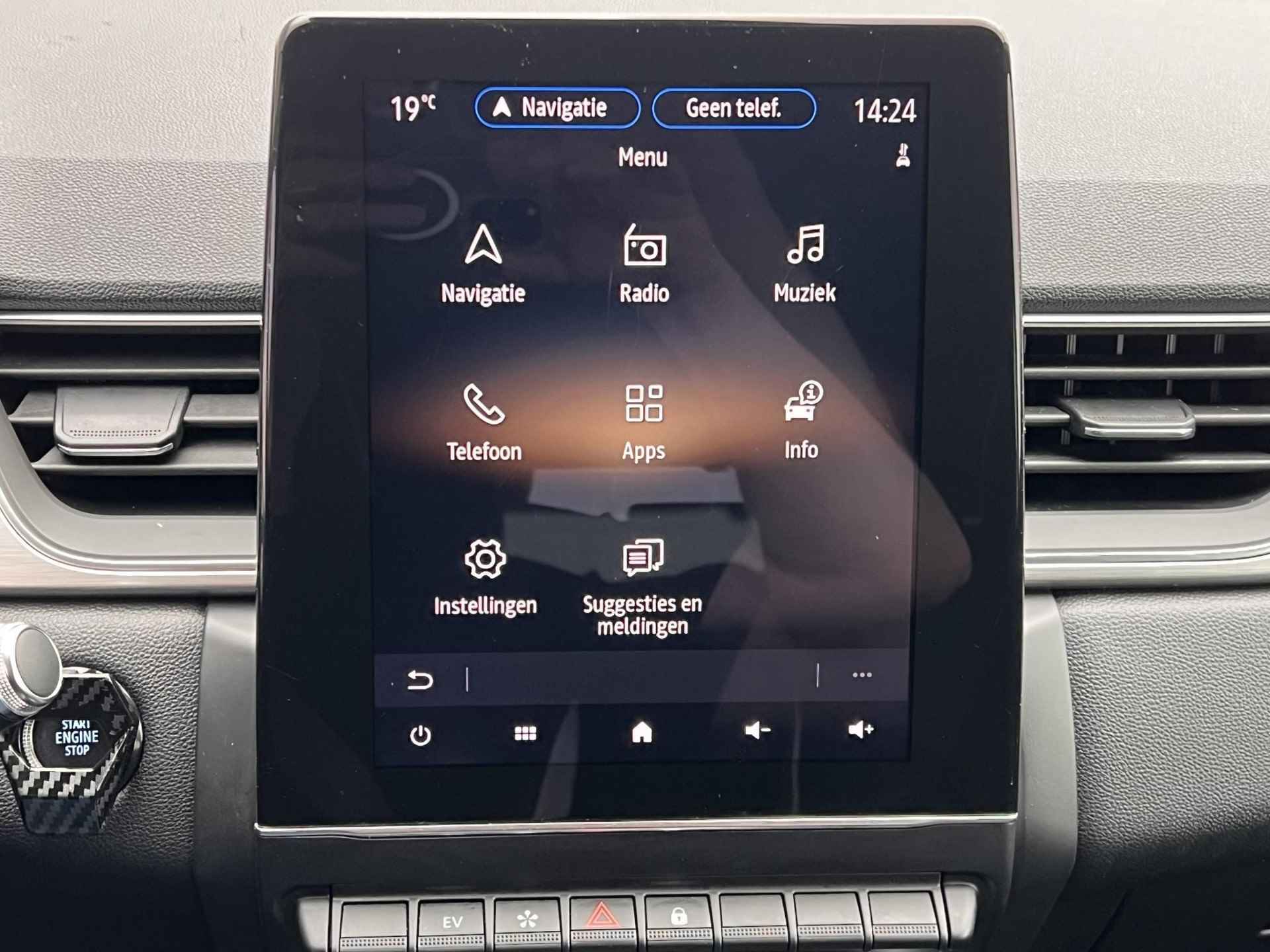 Renault Captur 1.6 E-Tech Plug-in Hybrid 160 Intens Automaat / Navigatie groot scherm / Apple Carplay Android Auto / 18" Lichtmetalen wielen / - 42/55