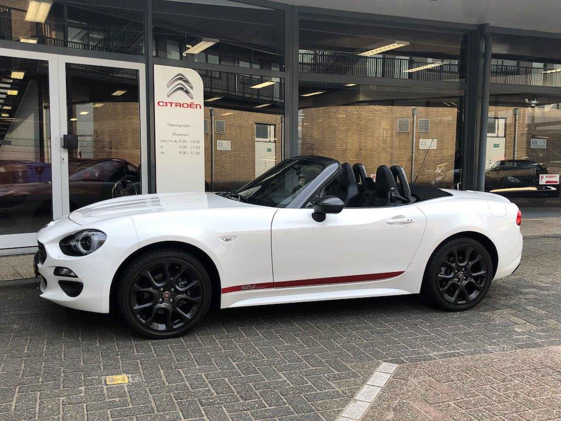 Fiat 124 Spider 140pk Automaat LUSSO - 2/23