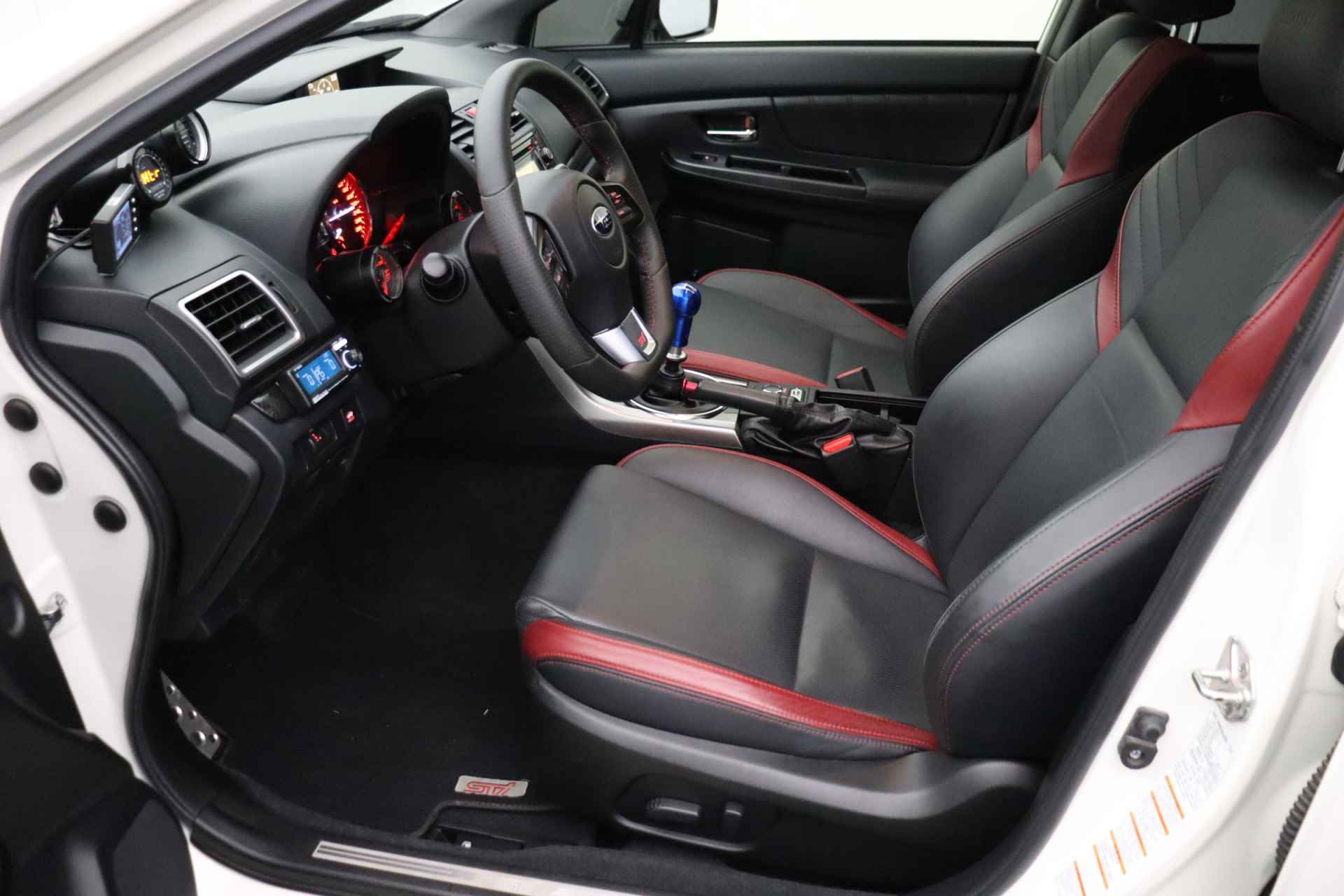 Subaru Impreza WRX STI 2.5 300pk | Leder | Camera | Xenon | Elektrische stoel | Cruise control | Isofix - 31/34