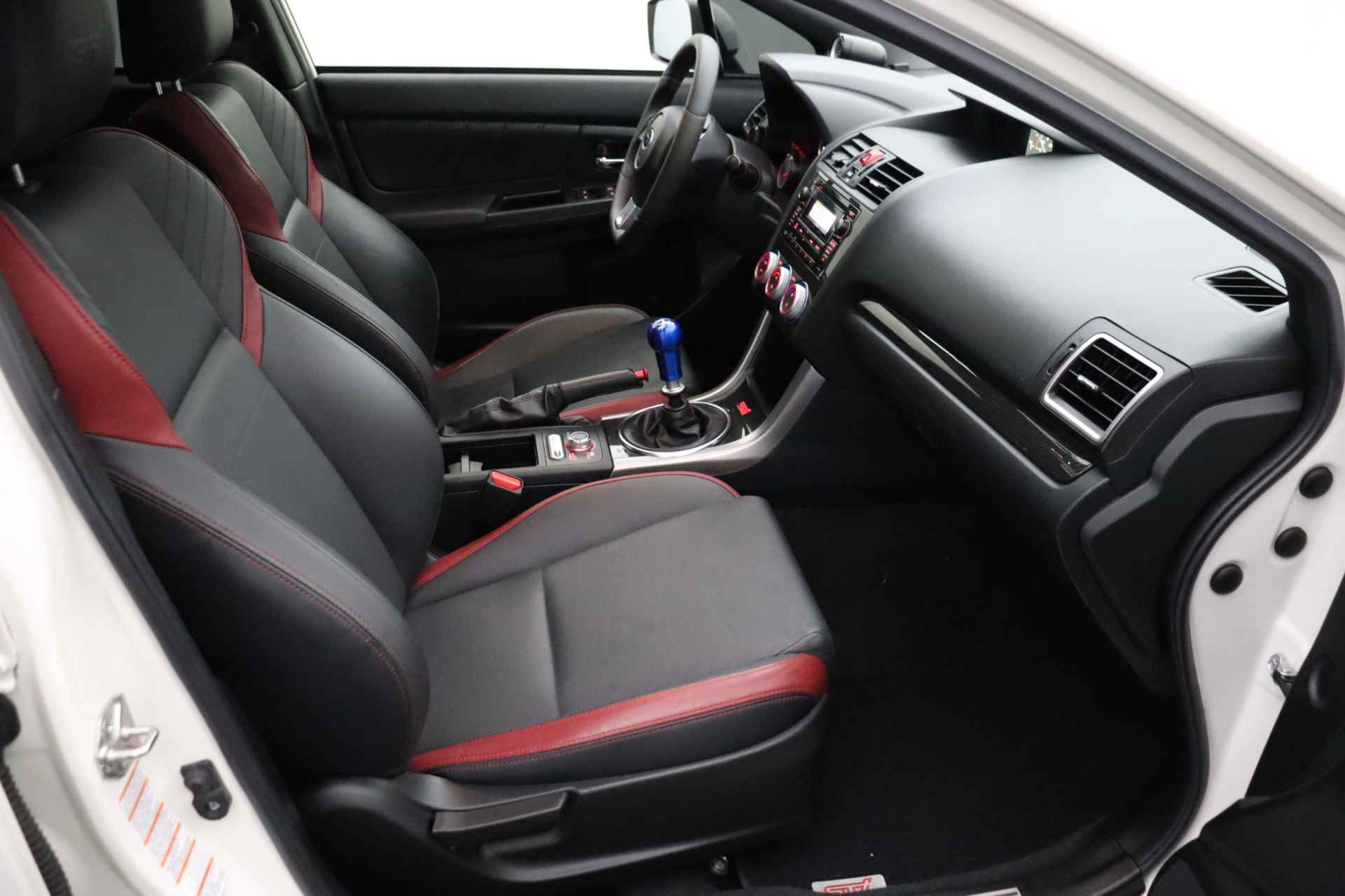 Subaru Impreza WRX STI 2.5 300pk | Leder | Camera | Xenon | Elektrische stoel | Cruise control | Isofix - 34/34