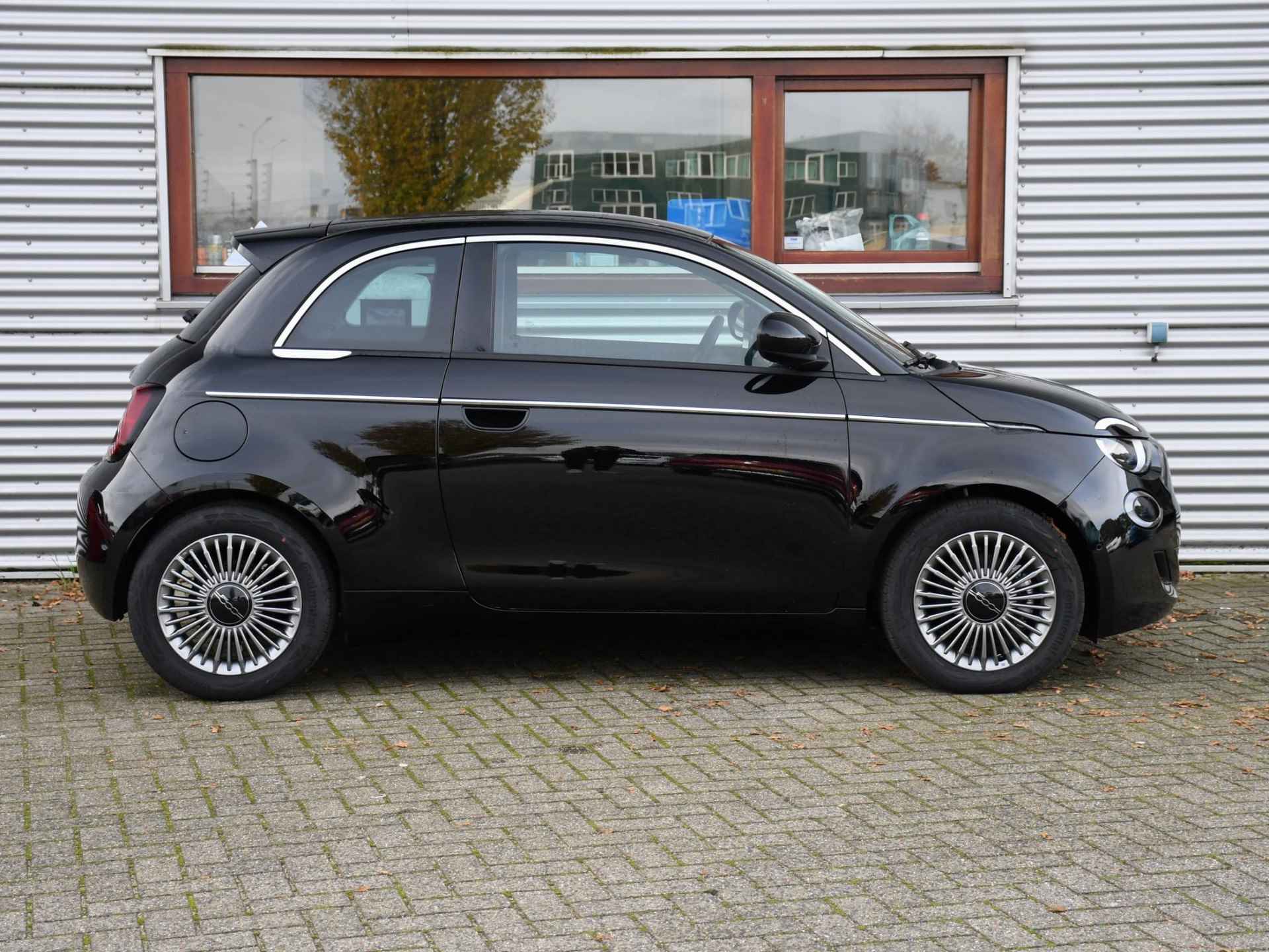 Fiat 500E Urban 42 kWh 118pk Automaat PDC + CAM. | DODE HOEK | CRUISE.C | STOELVERW. VOOR | APPLE-CARPLAY - 3/30