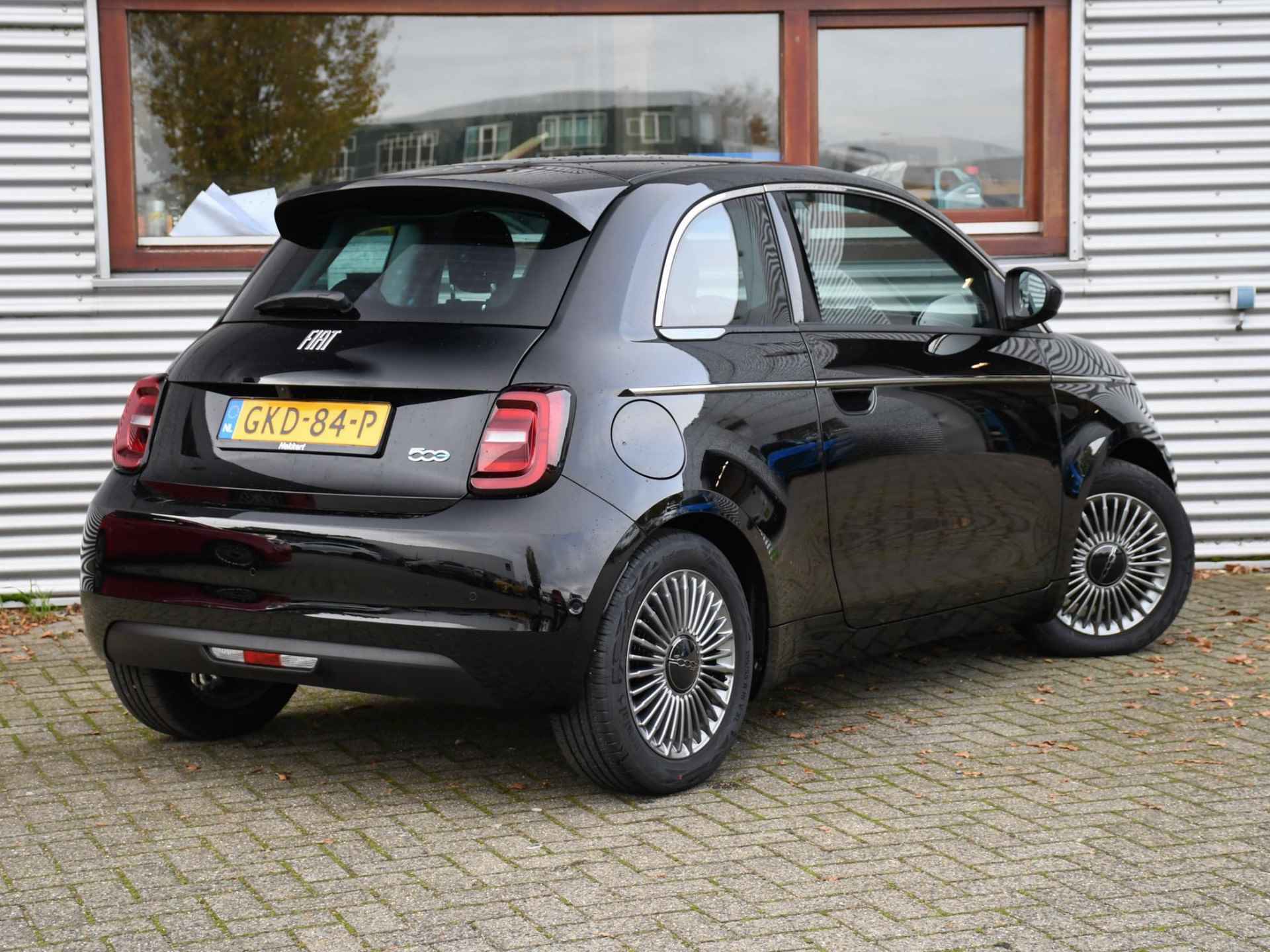 Fiat 500E Urban 42 kWh 118pk Automaat PDC + CAM. | DODE HOEK | CRUISE.C | STOELVERW. VOOR | APPLE-CARPLAY - 4/30