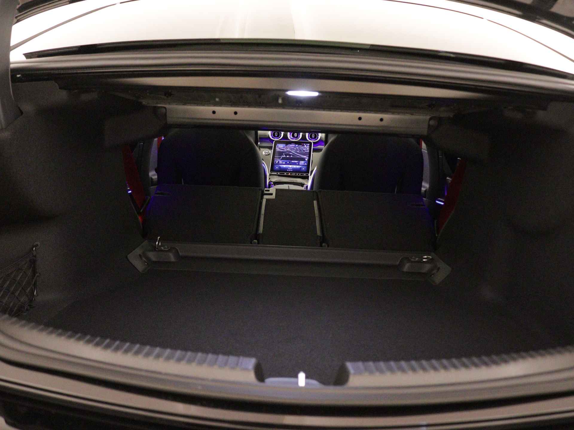 Mercedes-Benz C-Klasse AMG 43 4MATIC  AMG Performance-stoelenpakket High-End | Veiligheidsgordels rood | AMG Nightpakket | Burmester® 3D surround sound system | Parkeerpakket met 360°-camera | Digital light | - 36/42