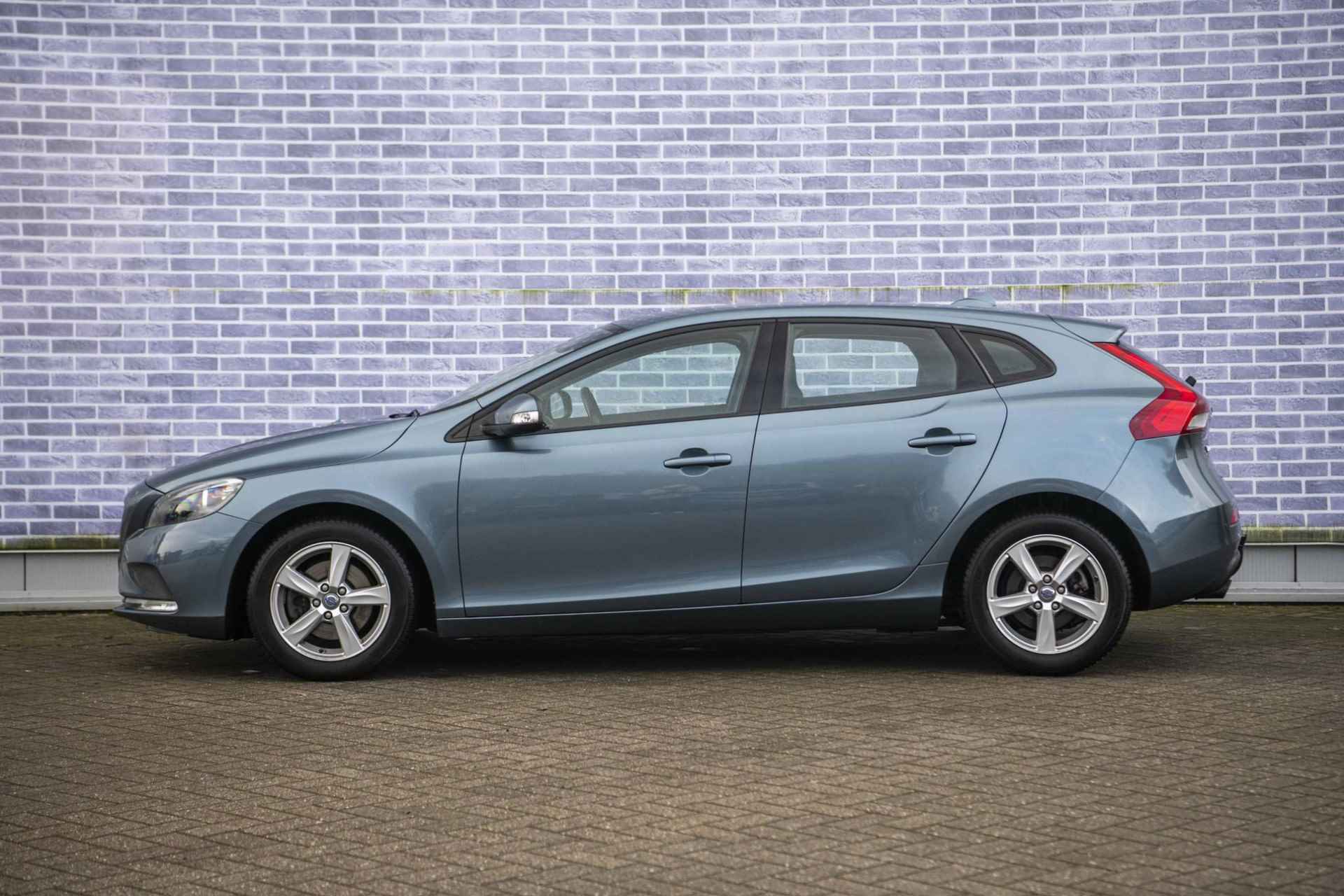 Volvo V40 1.6 T3 Kinetic | Nieuwe distributieriem | Trekhaak |  Parkeersensoren | Stoelverwarming | Climate control |  Parkeer camera  | - 6/32