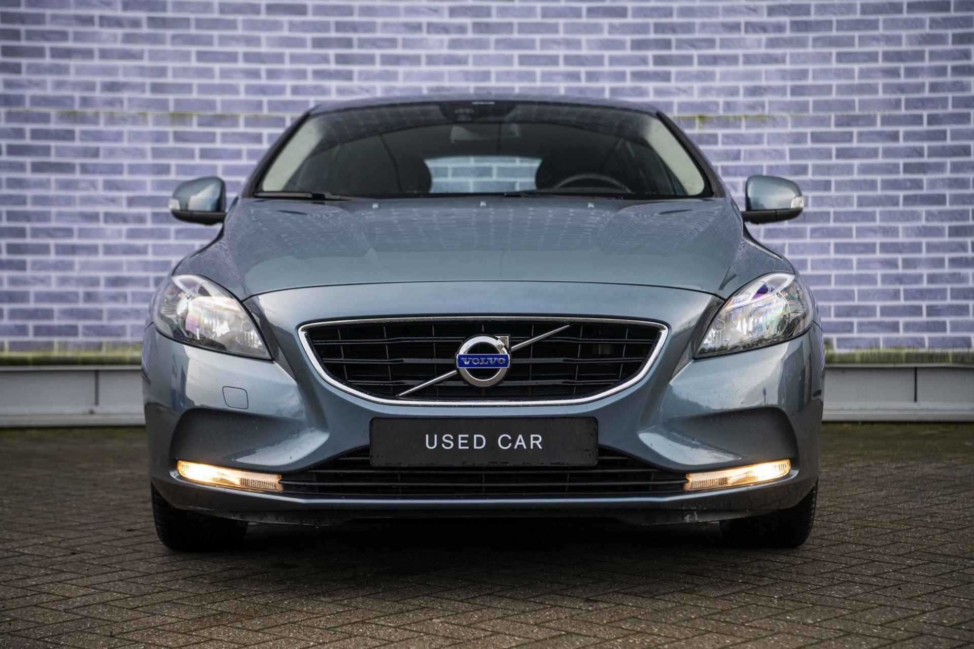 Volvo V40 1.6 T3 Kinetic | Nieuwe distributieriem | Trekhaak |  Parkeersensoren | Stoelverwarming | Climate control |  Parkeer camera  | - 10/32